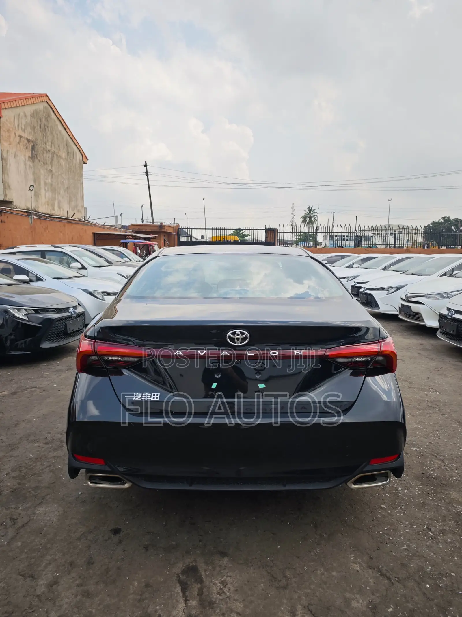 Toyota Avalon XLE 2022 Black