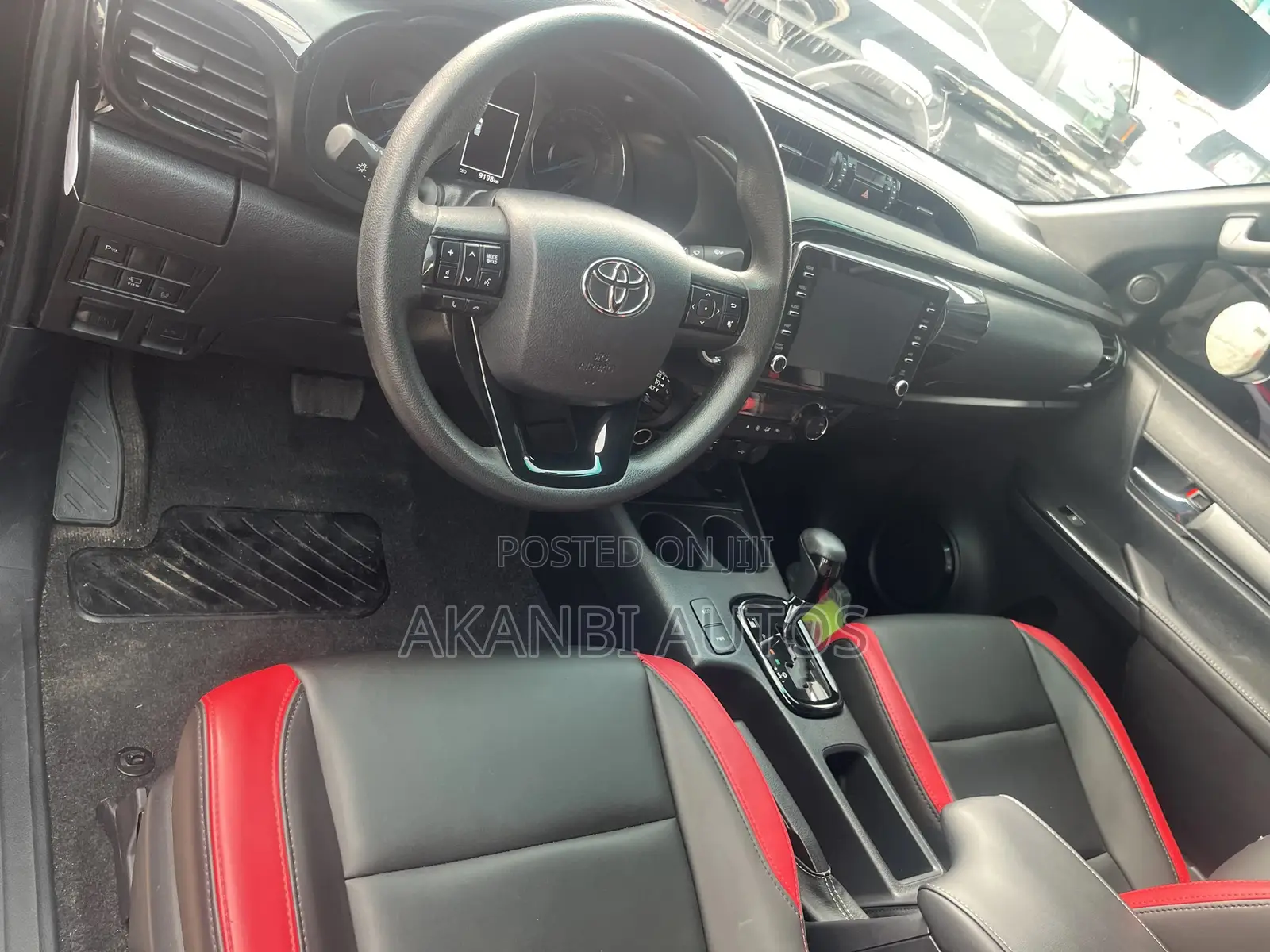 Toyota Hilux 2024 Black