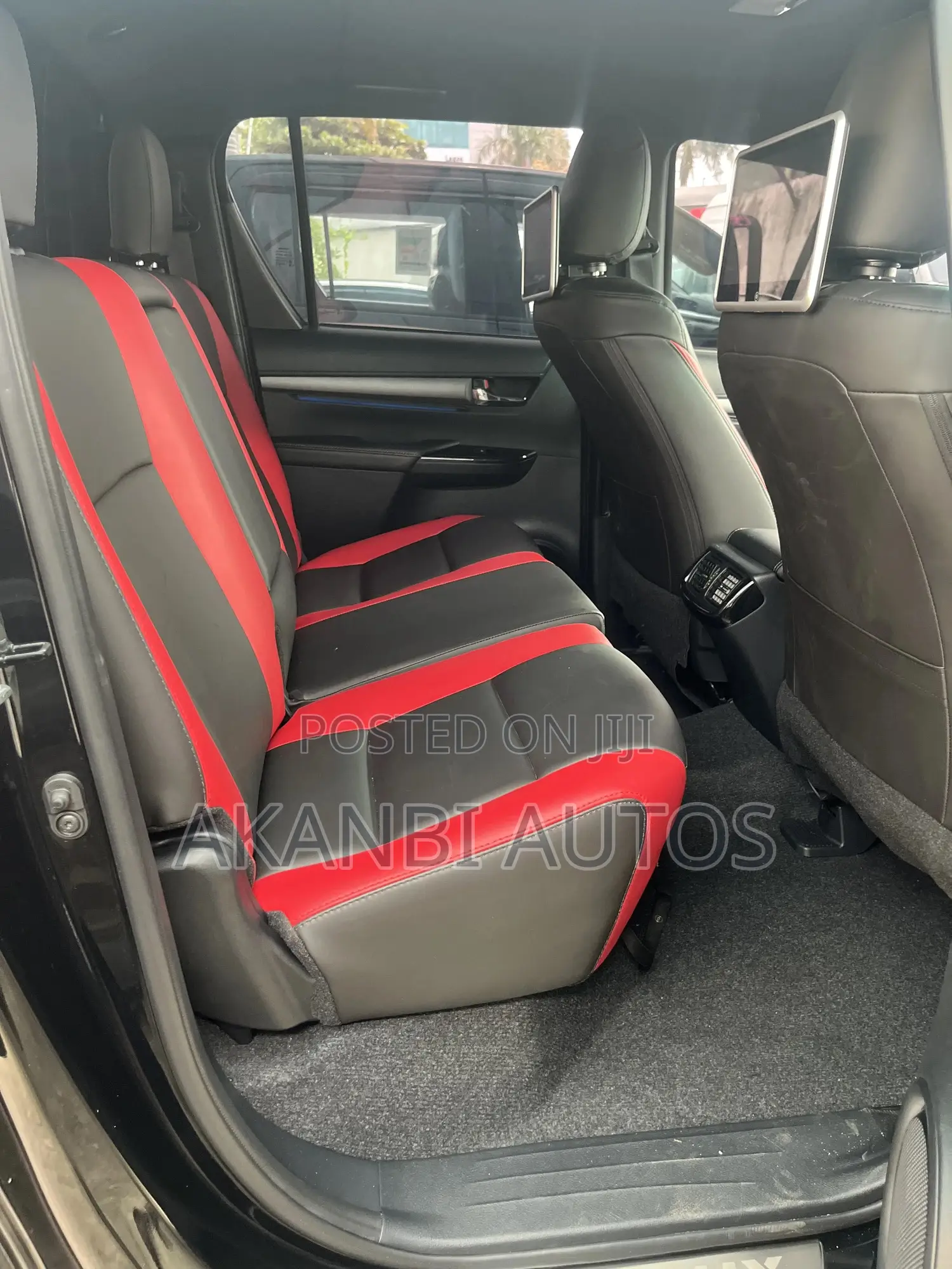 Toyota Hilux 2024 Black