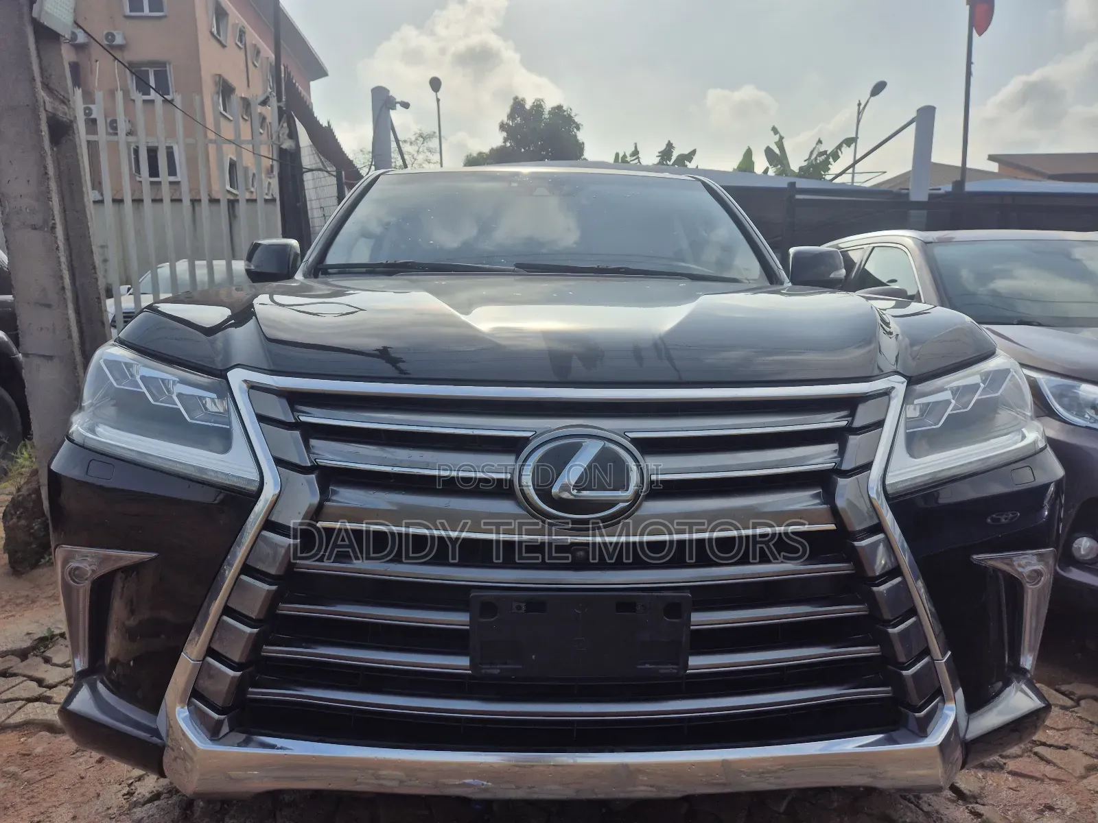 Lexus LX 570 AWD 2016 Black