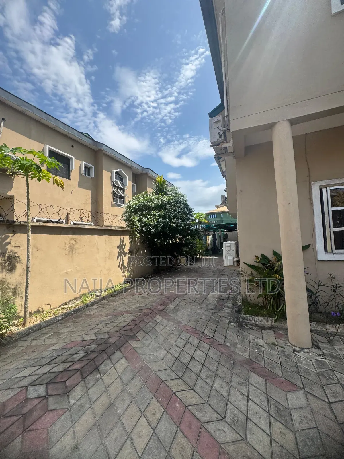 4bdrm Duplex in Lekki Phase 1 for sale