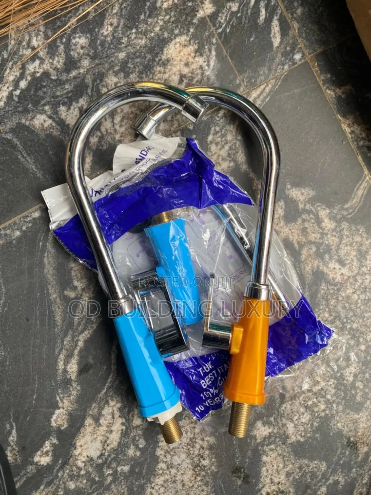Long Neck Plastic Kitchen Faucets (Taps).