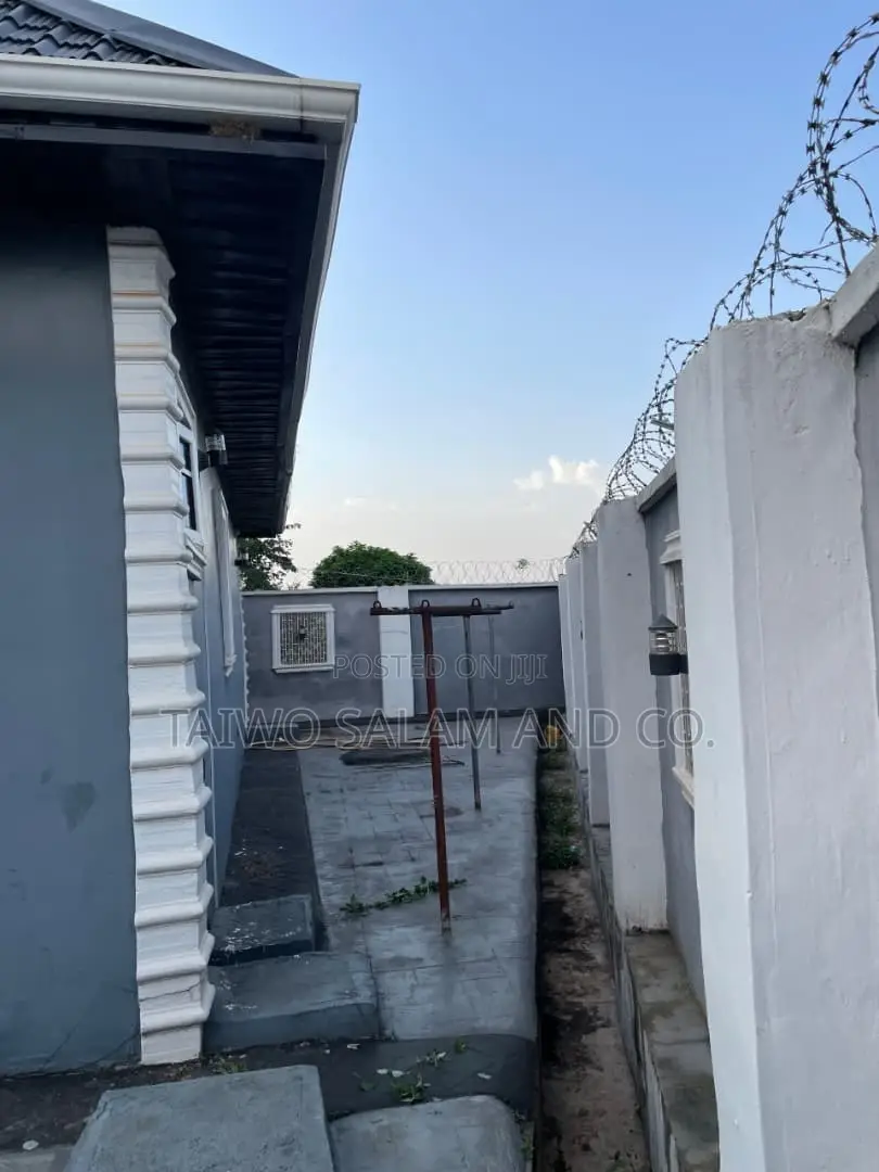 3bdrm Bungalow in Akobo for sale