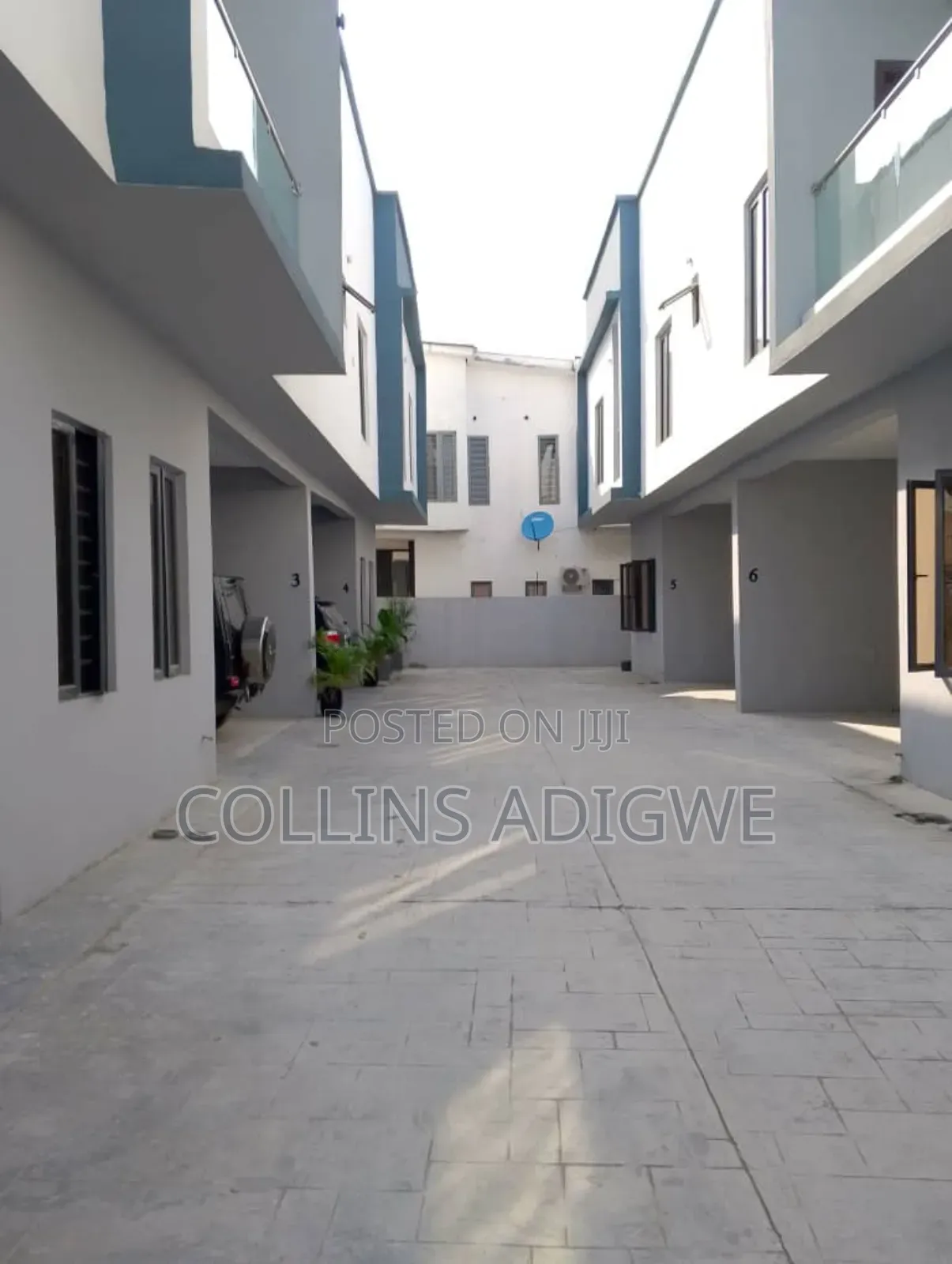 4bdrm Duplex in Orchid Road, Chevron for sale