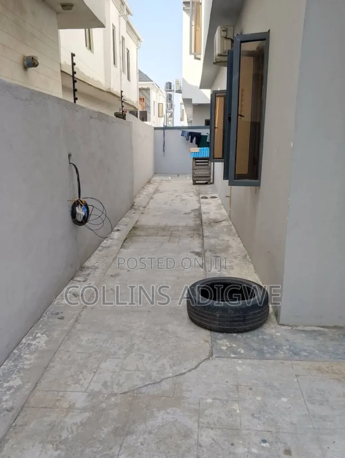 4bdrm Duplex in Orchid Road, Chevron for sale