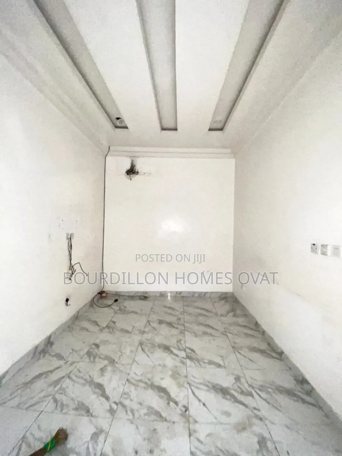 4bdrm Duplex in Ikota Villa Estate for rent