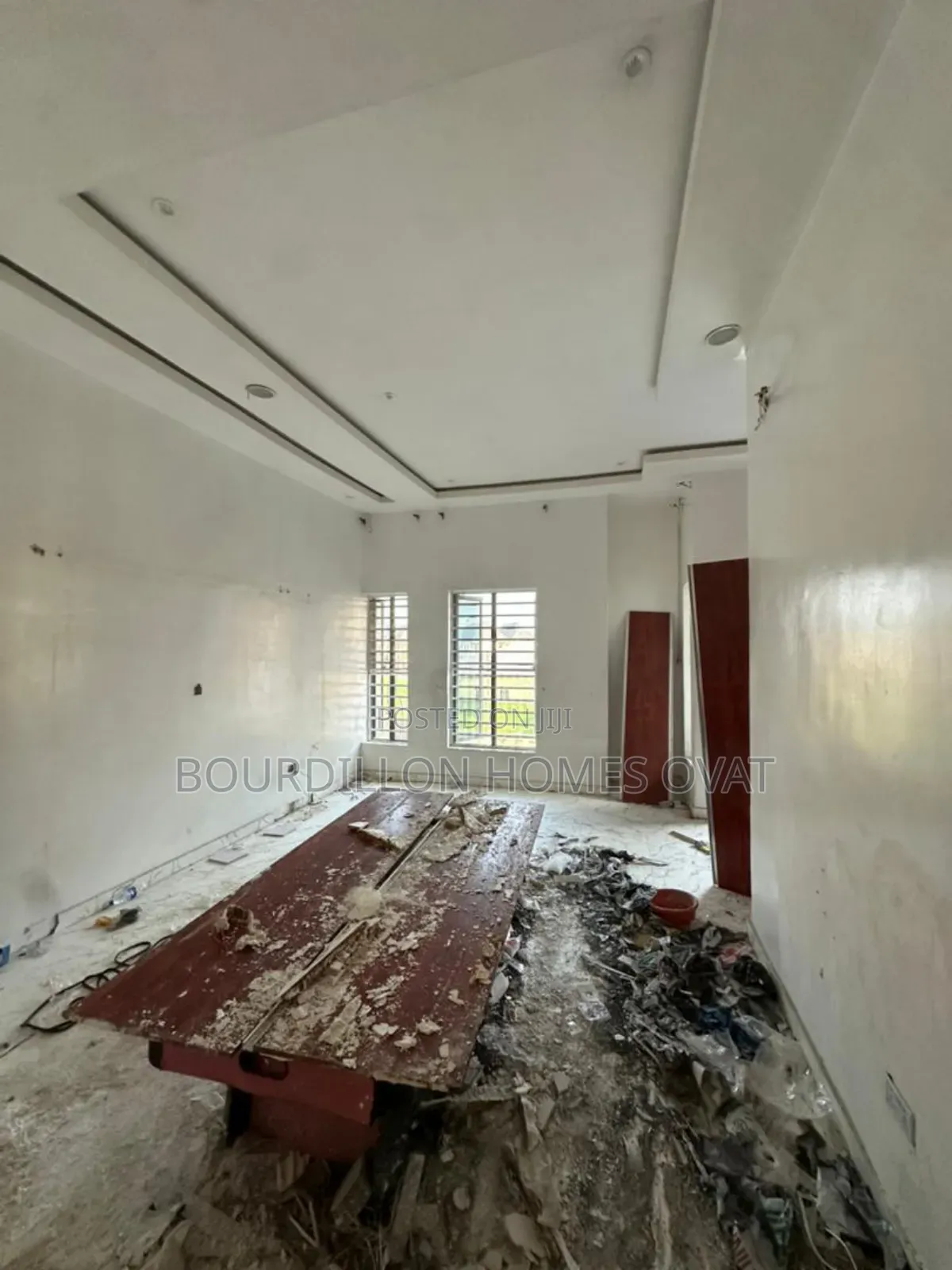 4bdrm Duplex in Ikota Villa Estate for rent