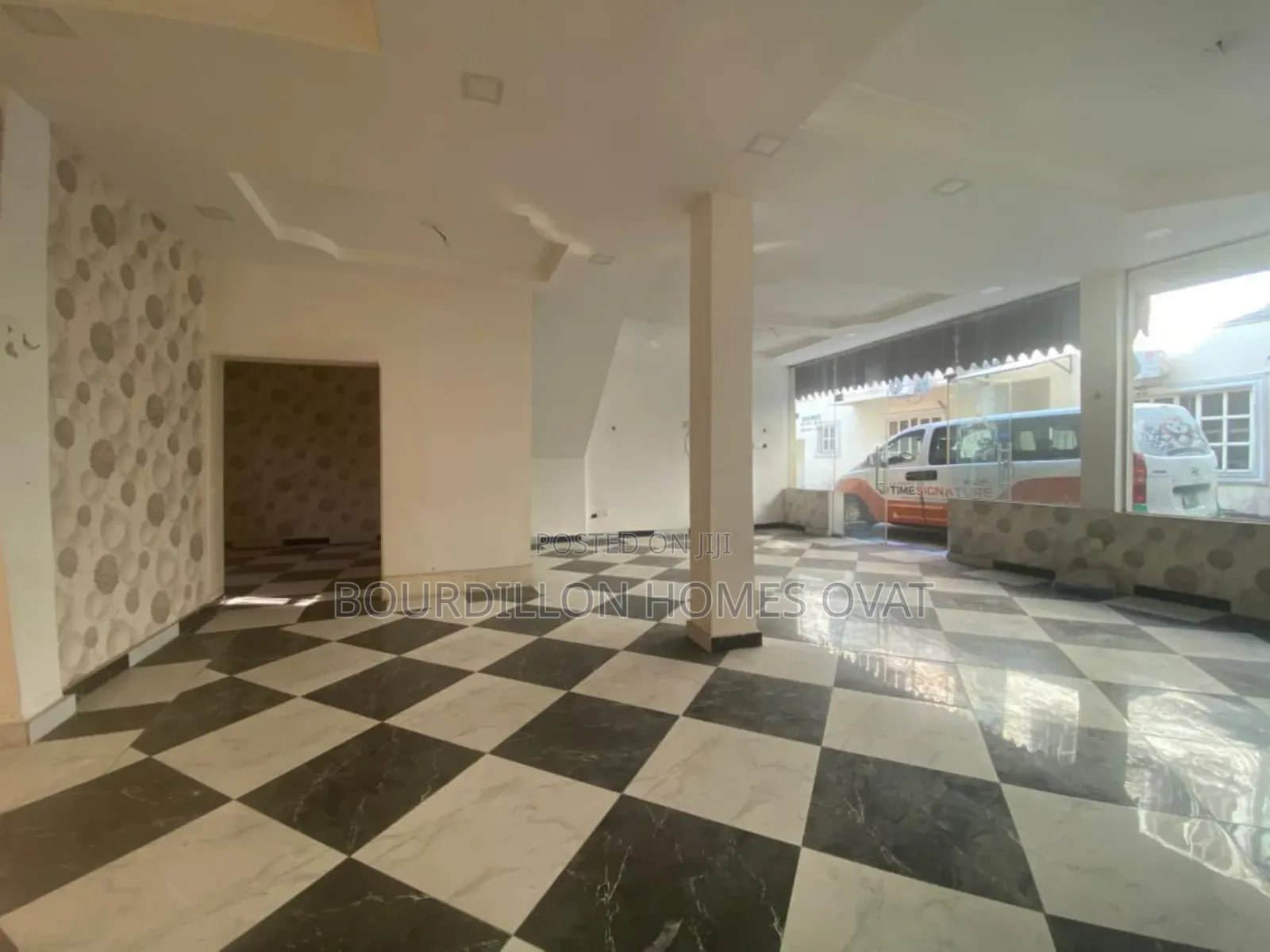 1bdrm Apartment in Lekki Phase 1 for rent