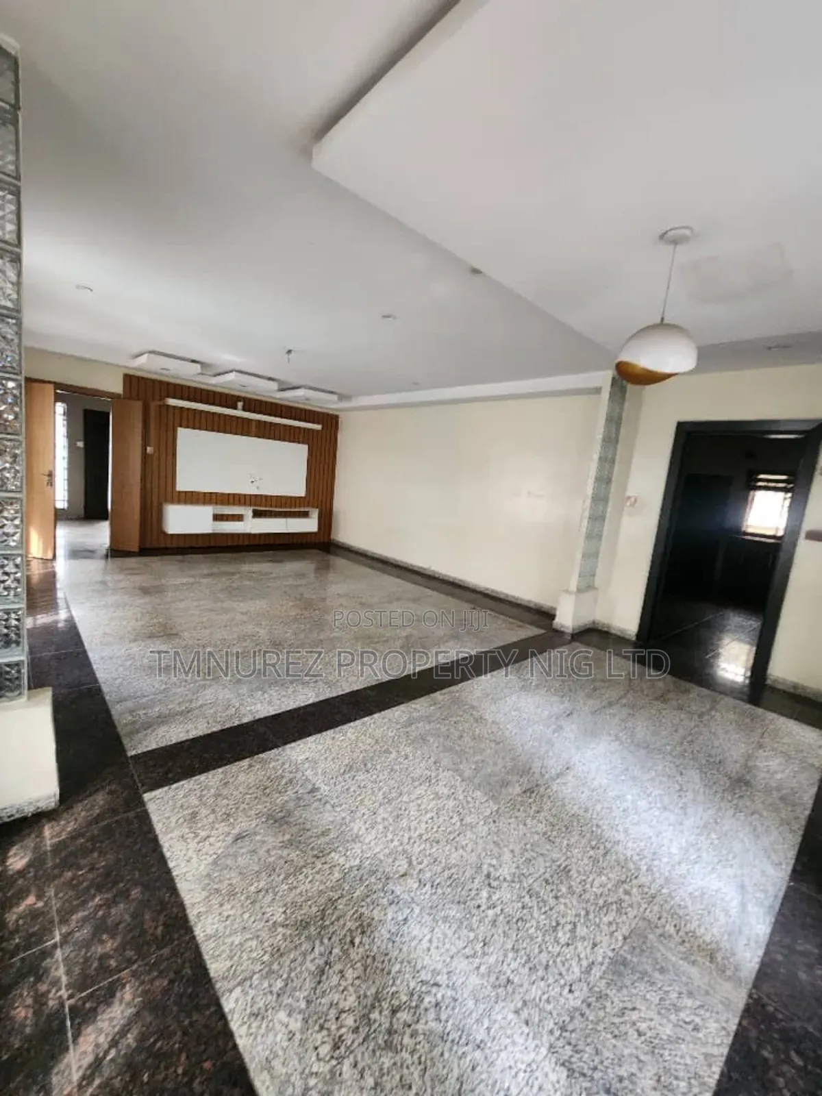 5bdrm Duplex in Chevron for rent