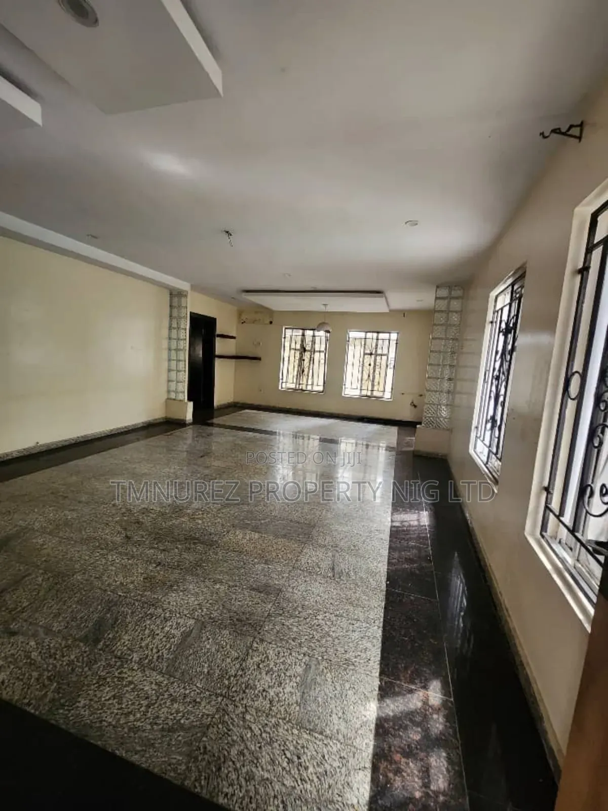 5bdrm Duplex in Chevron for rent