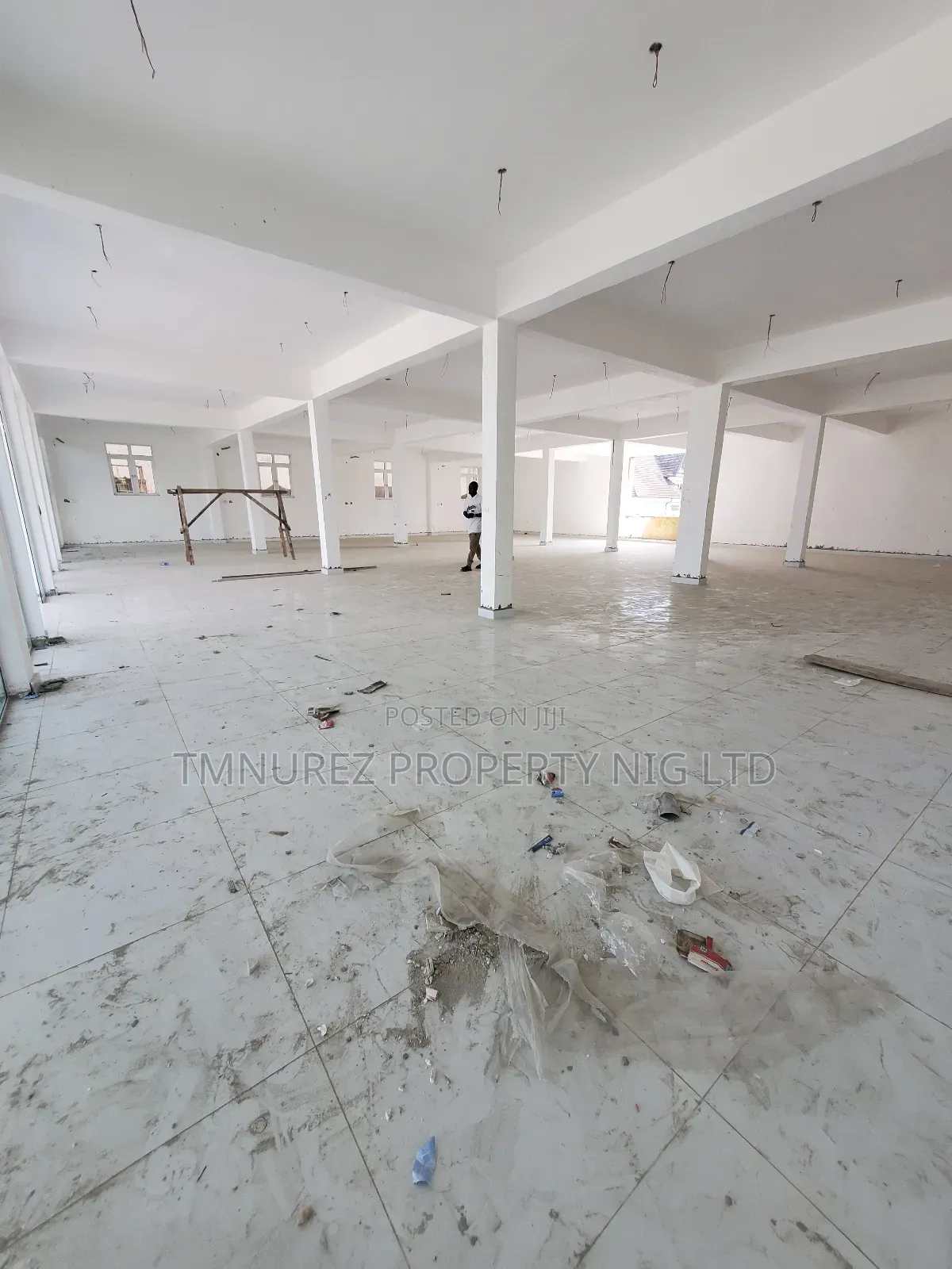 Showroom for Rent in a Very Good Location