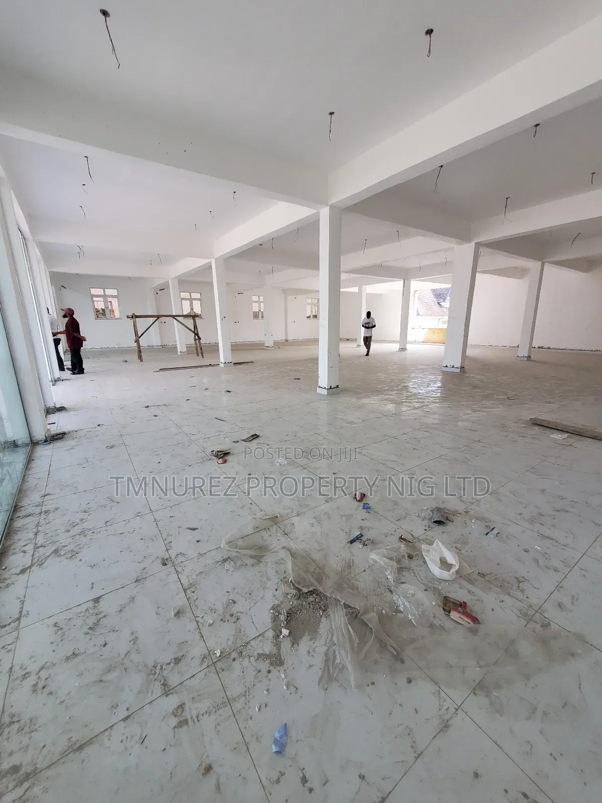 Showroom for Rent in a Very Good Location