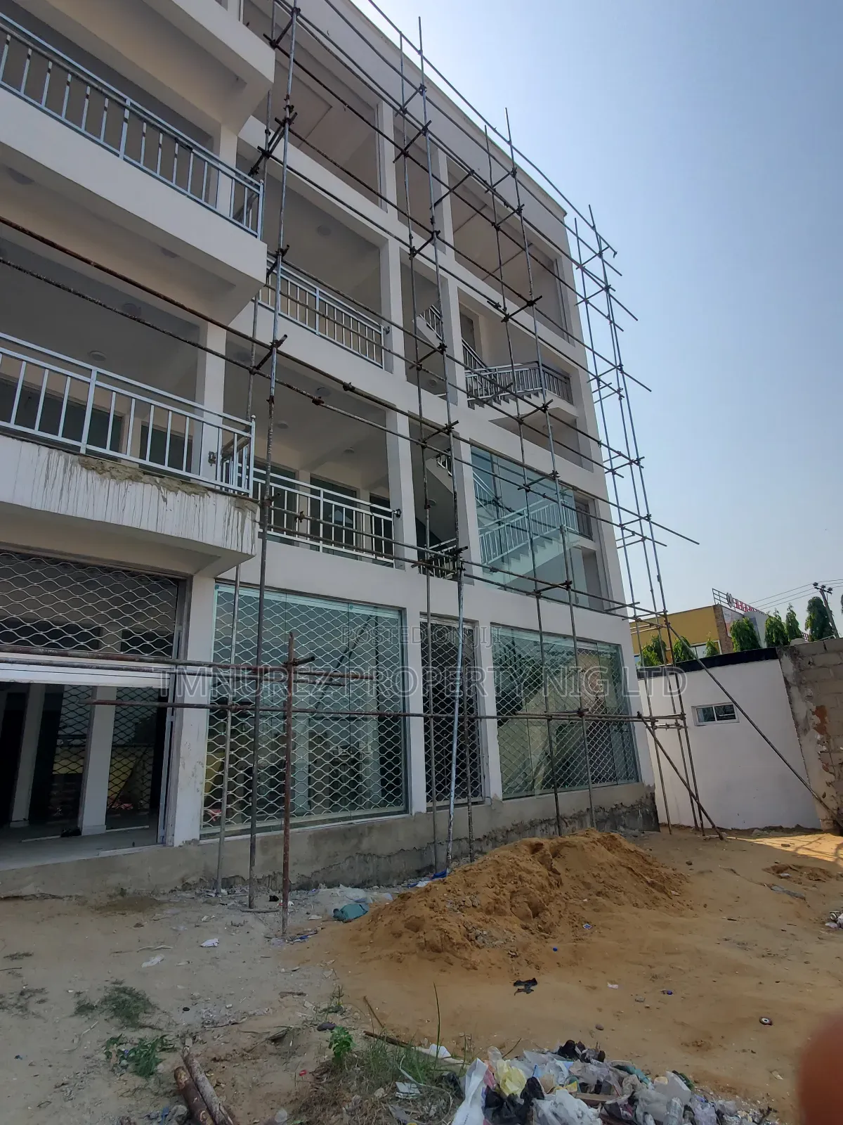 Showroom for Rent in a Very Good Location