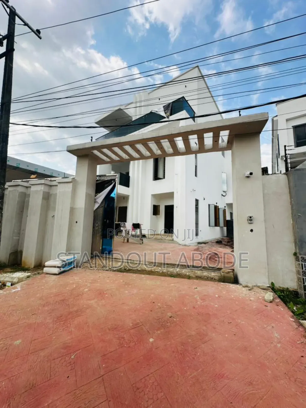 7bdrm Duplex in In Ikeja Gra for sale