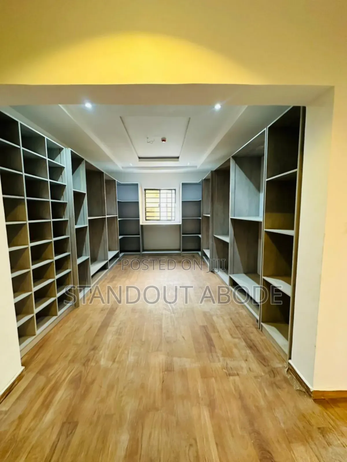 7bdrm Duplex in In Ikeja Gra for sale