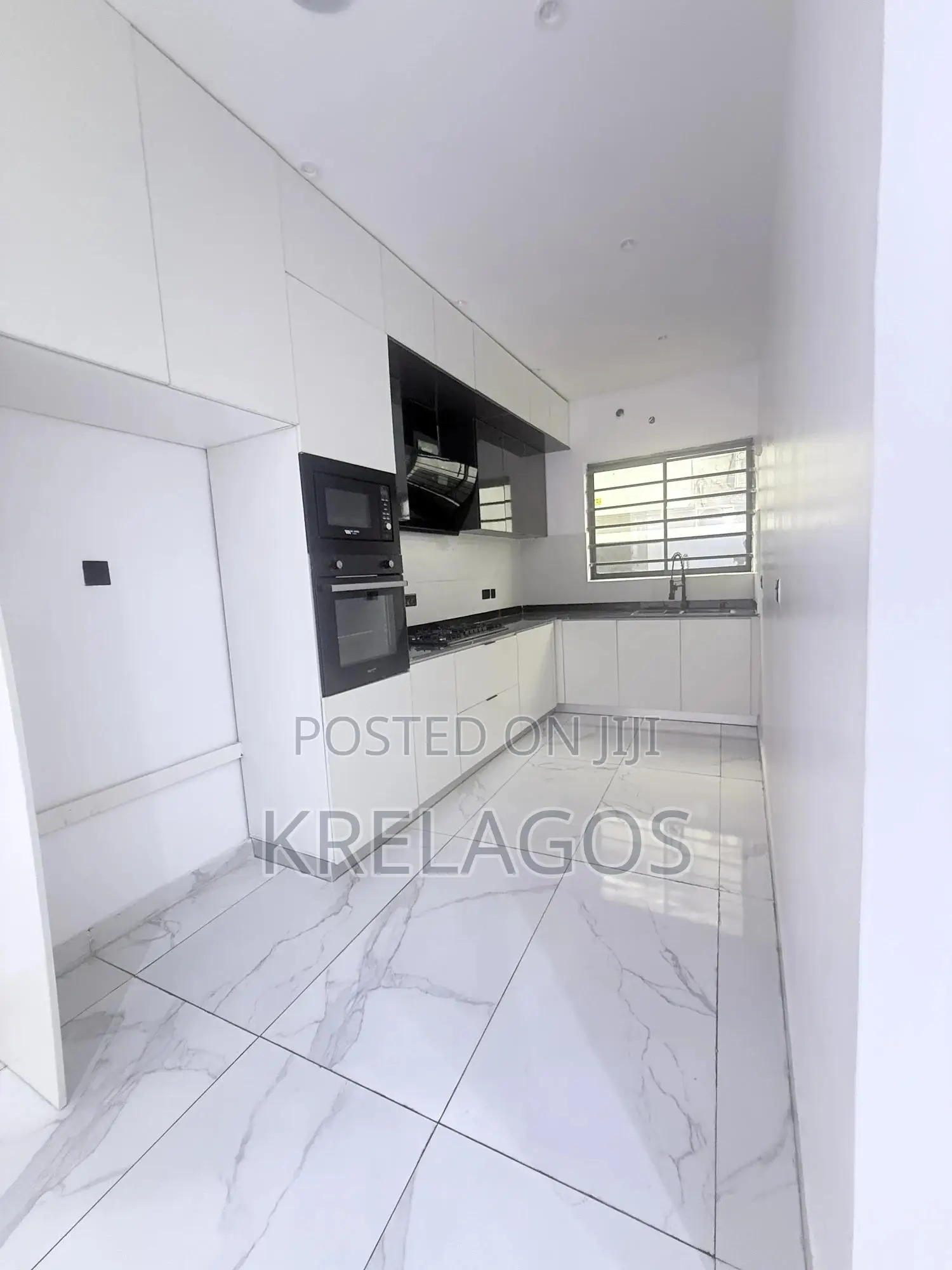 2bdrm Apartment in Lekki for sale