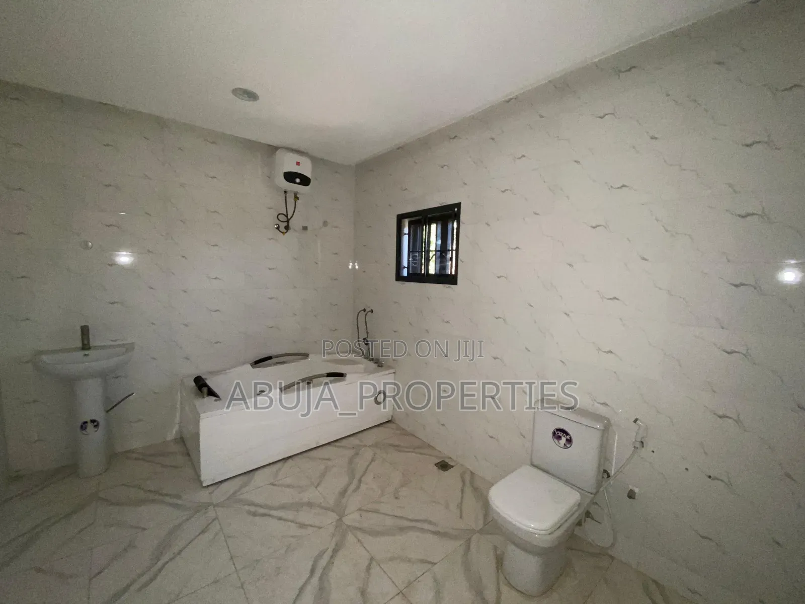 5bdrm Duplex in In A Mini Estate, Guzape District for rent