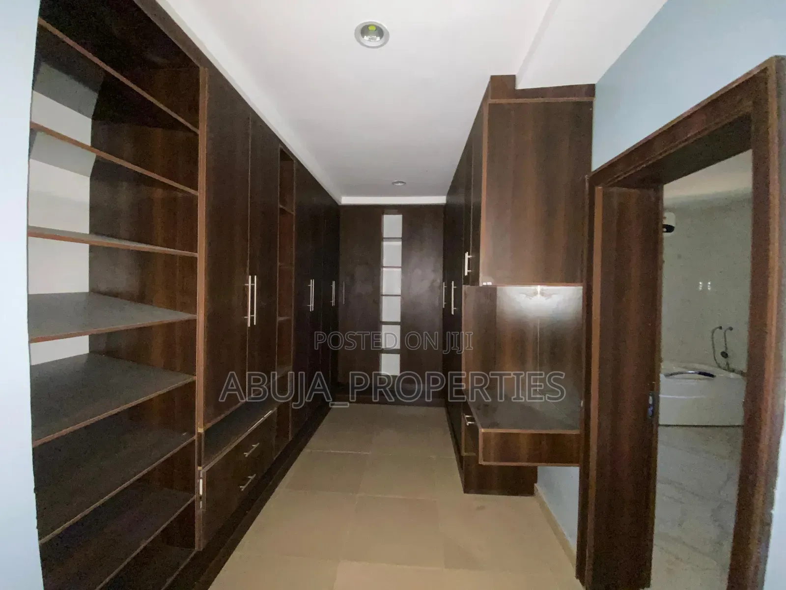 5bdrm Duplex in In A Mini Estate, Guzape District for rent