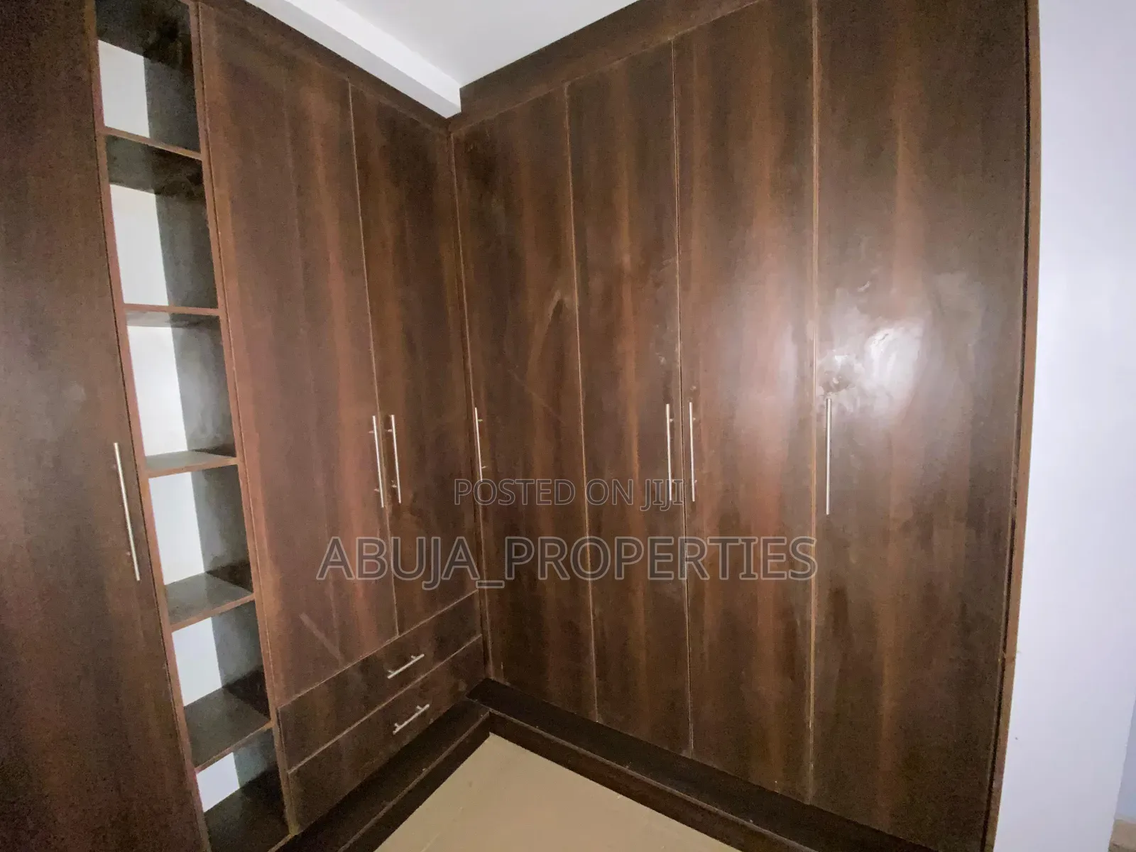 5bdrm Duplex in In A Mini Estate, Guzape District for rent