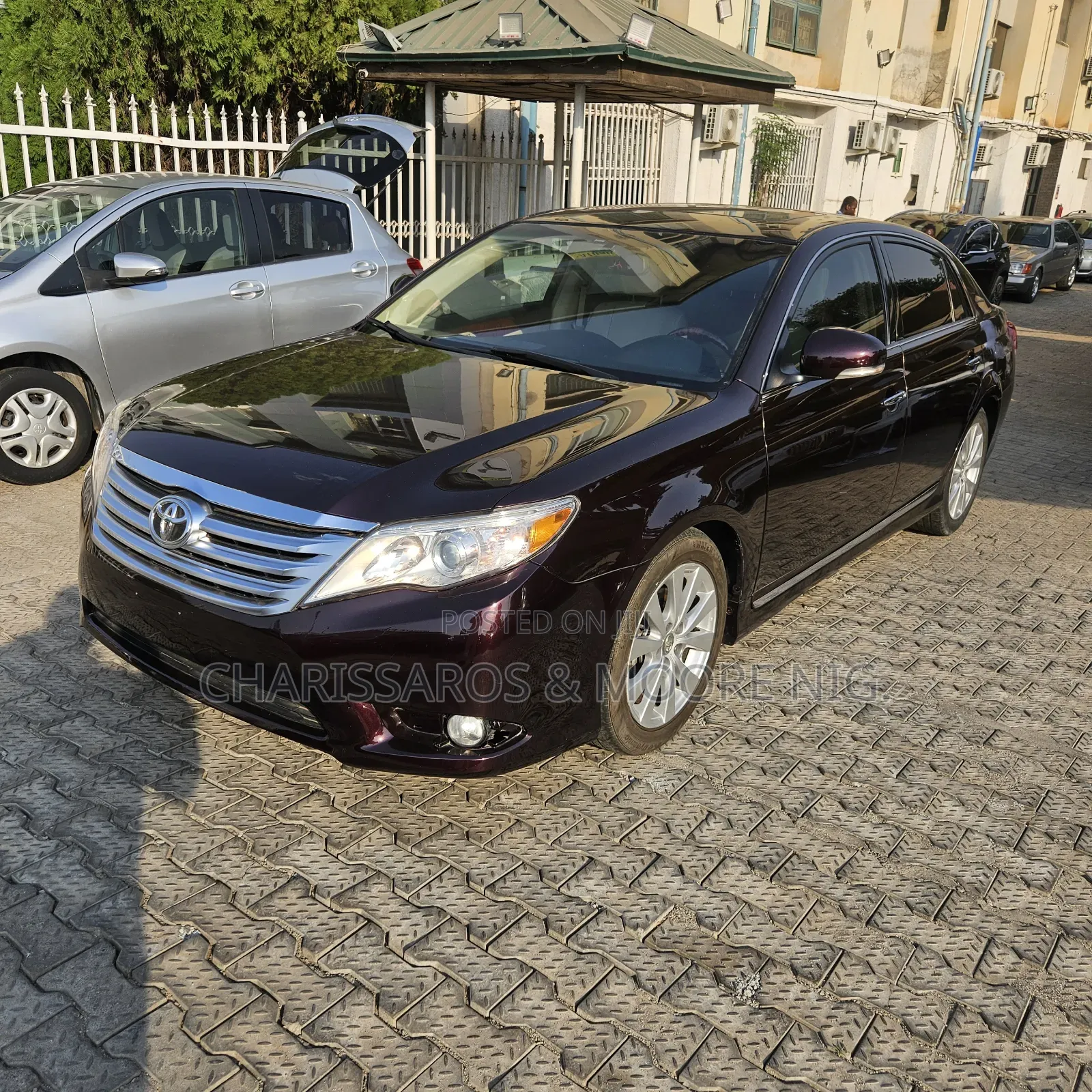 Toyota Avalon Limited Sedan FWD (3.5L 6cyl 6A) 2012 Red