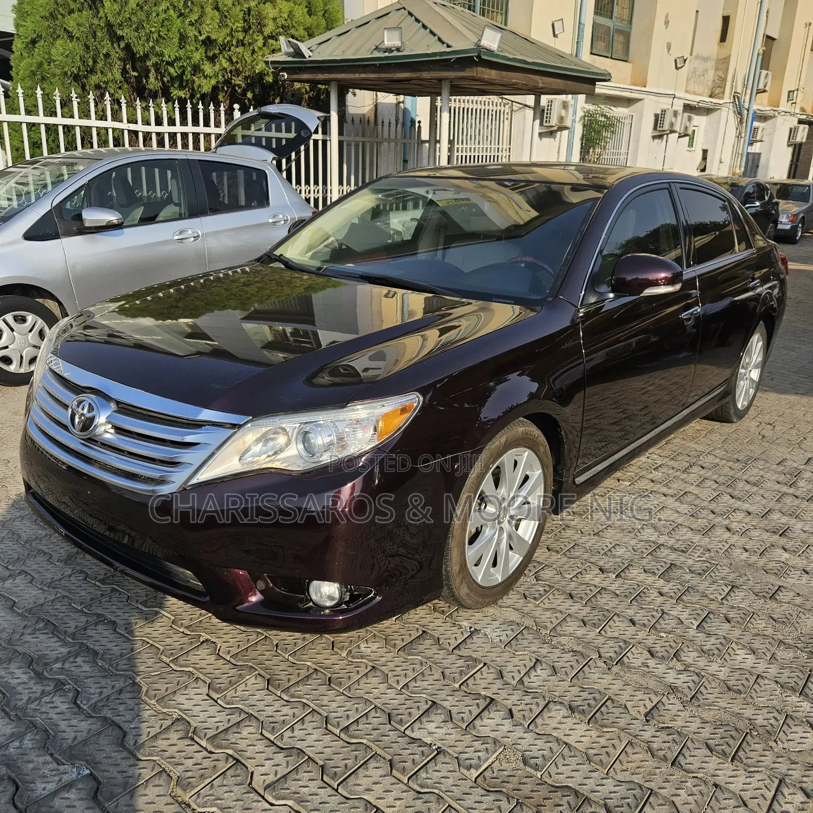 Toyota Avalon Limited Sedan FWD (3.5L 6cyl 6A) 2012 Red