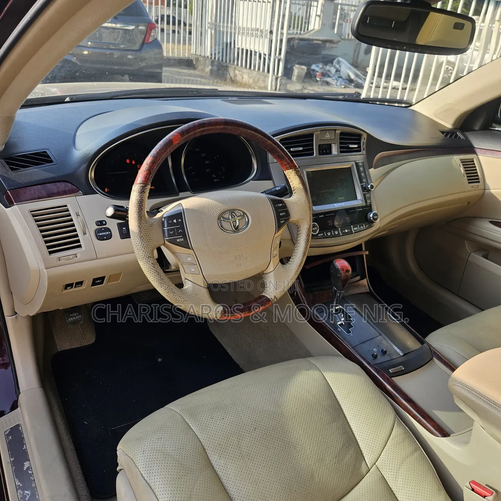 Toyota Avalon Limited Sedan FWD (3.5L 6cyl 6A) 2012 Red