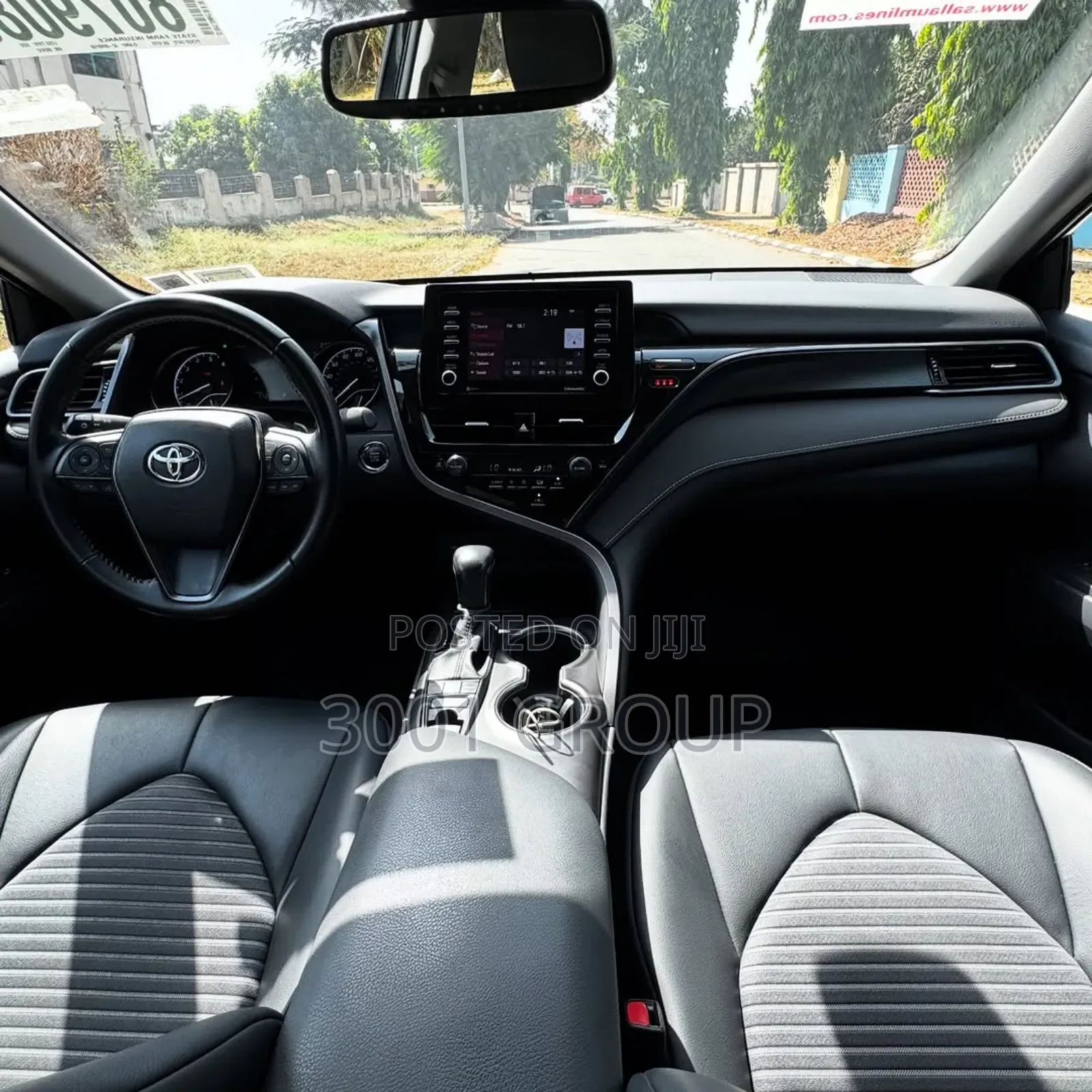 Toyota Camry SE 2023 Black