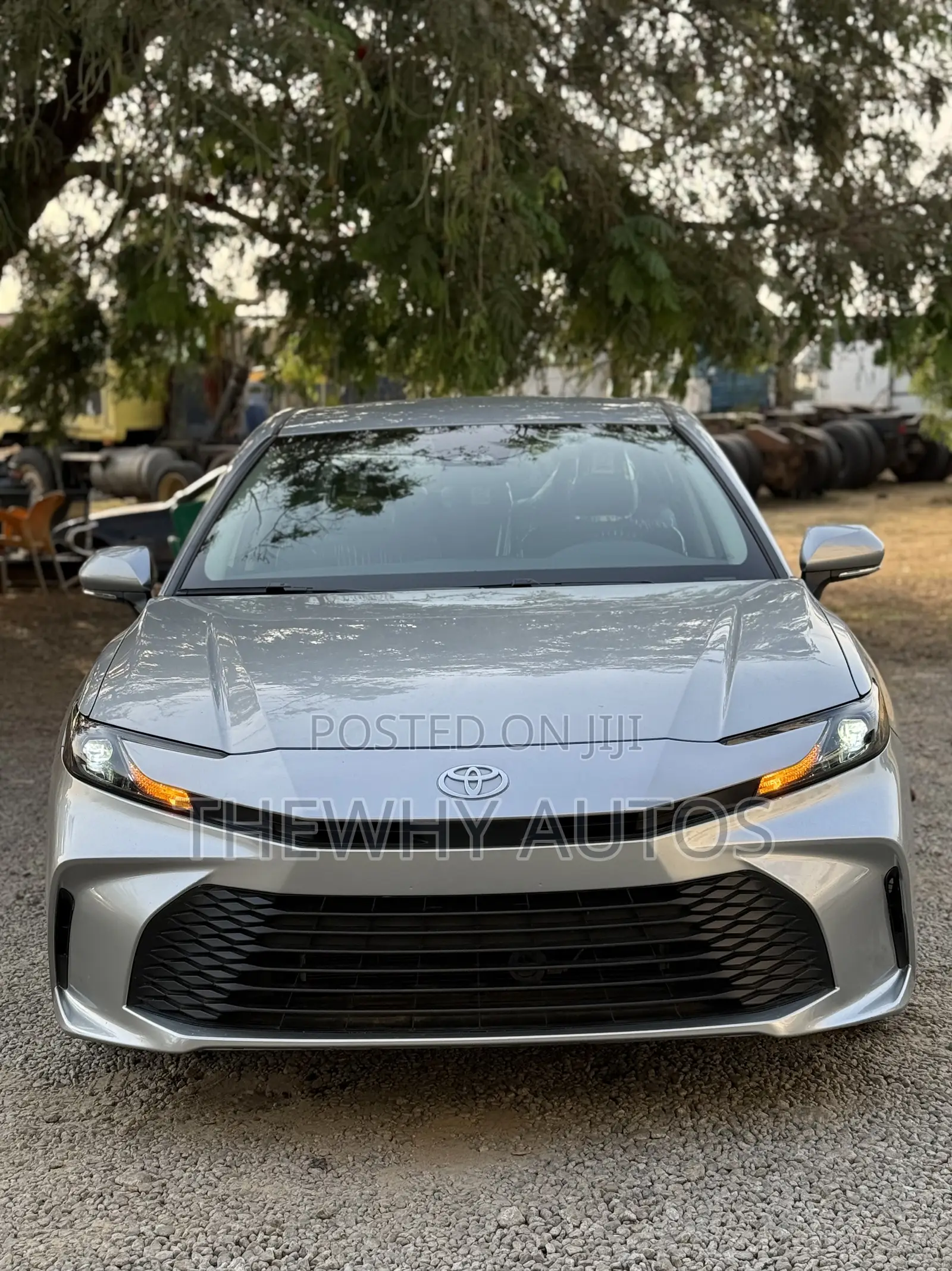 Toyota Camry LE 2025 Silver