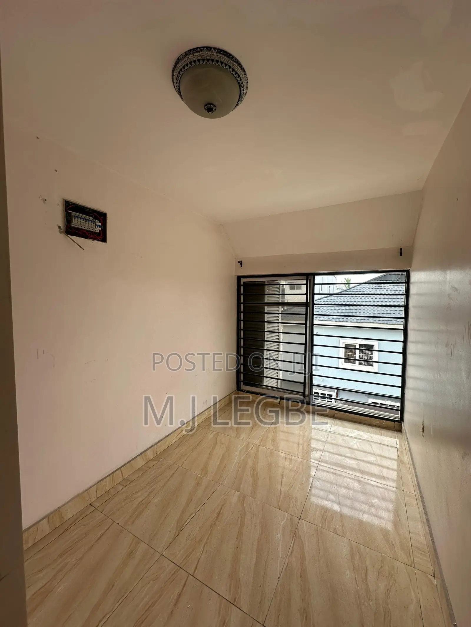 1bdrm Apartment in Phase 1, Lekki for rent