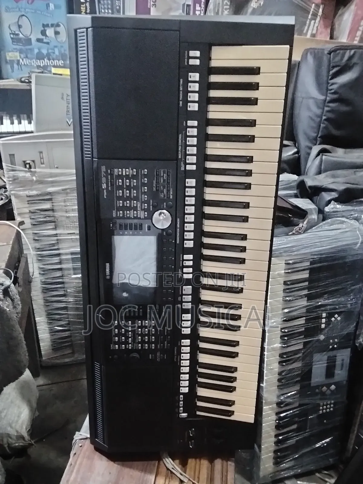 Yamaha Keyboard PSR S975
