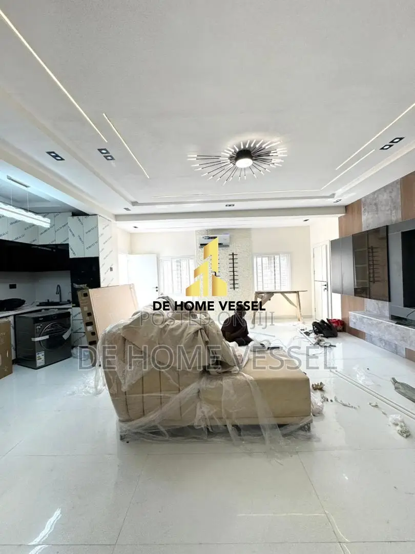 2bdrm Apartment in Lekki Phase 1 for sale