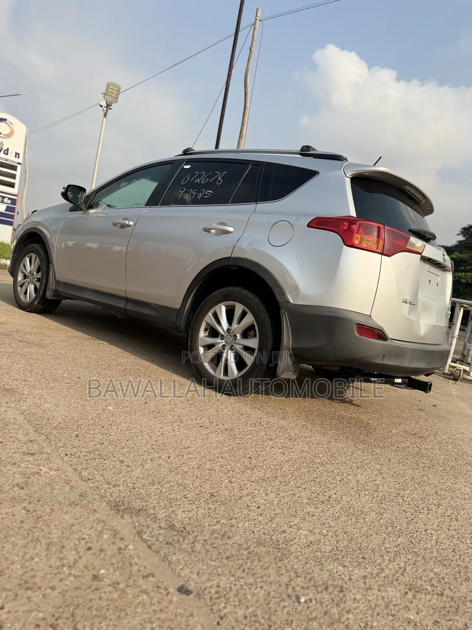 Toyota RAV4 Limited 4dr SUV AWD (2.5L 4cyl 6A) 2014 Silver