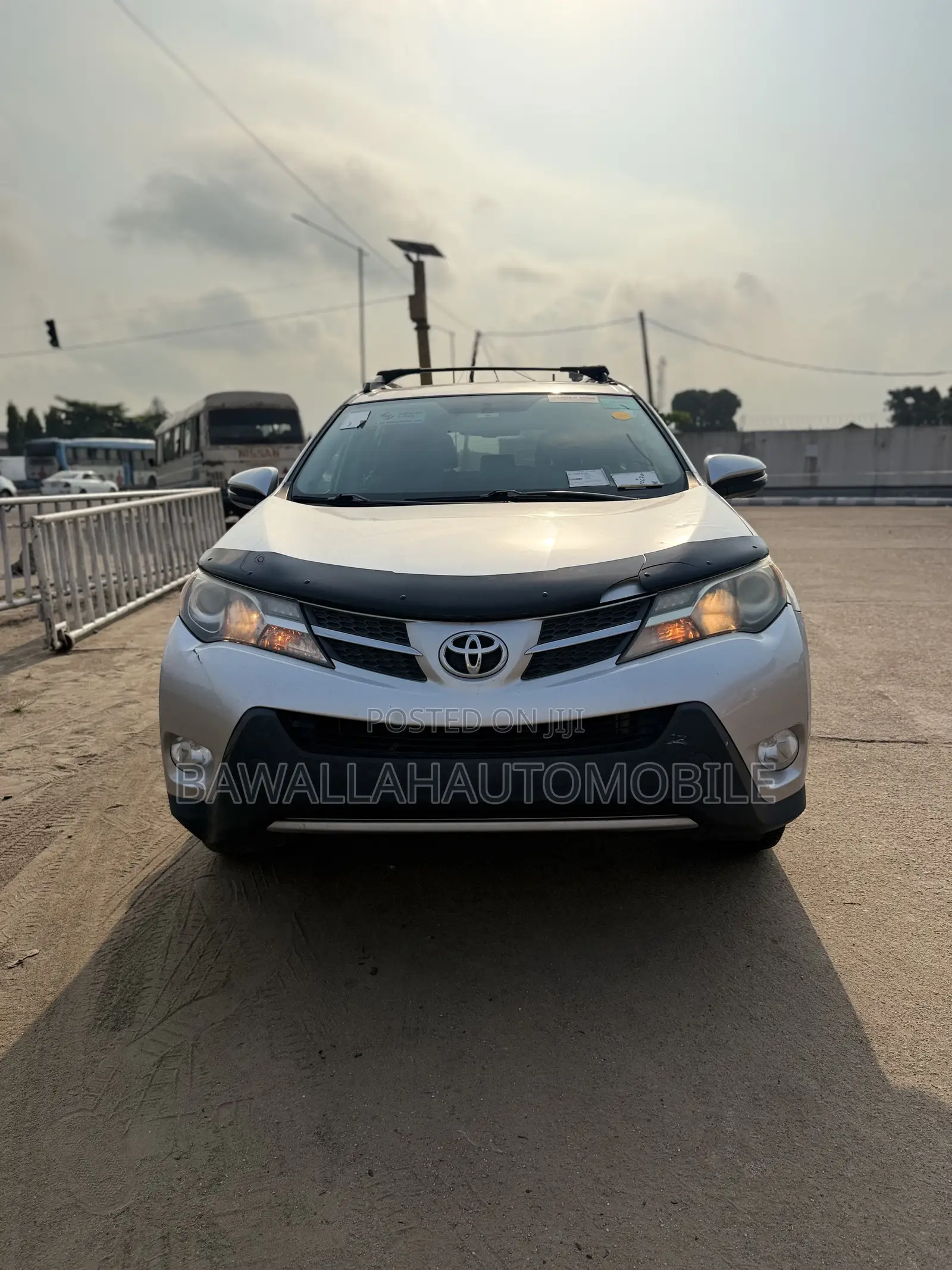 Toyota RAV4 Limited 4dr SUV AWD (2.5L 4cyl 6A) 2014 Silver