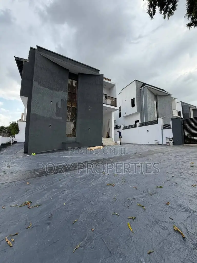 Furnished 4bdrm Duplex in Alalubosa for sale