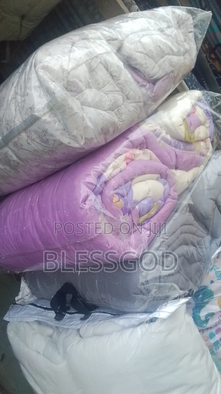 Bedsheets Duvet and Four Pillow Cases