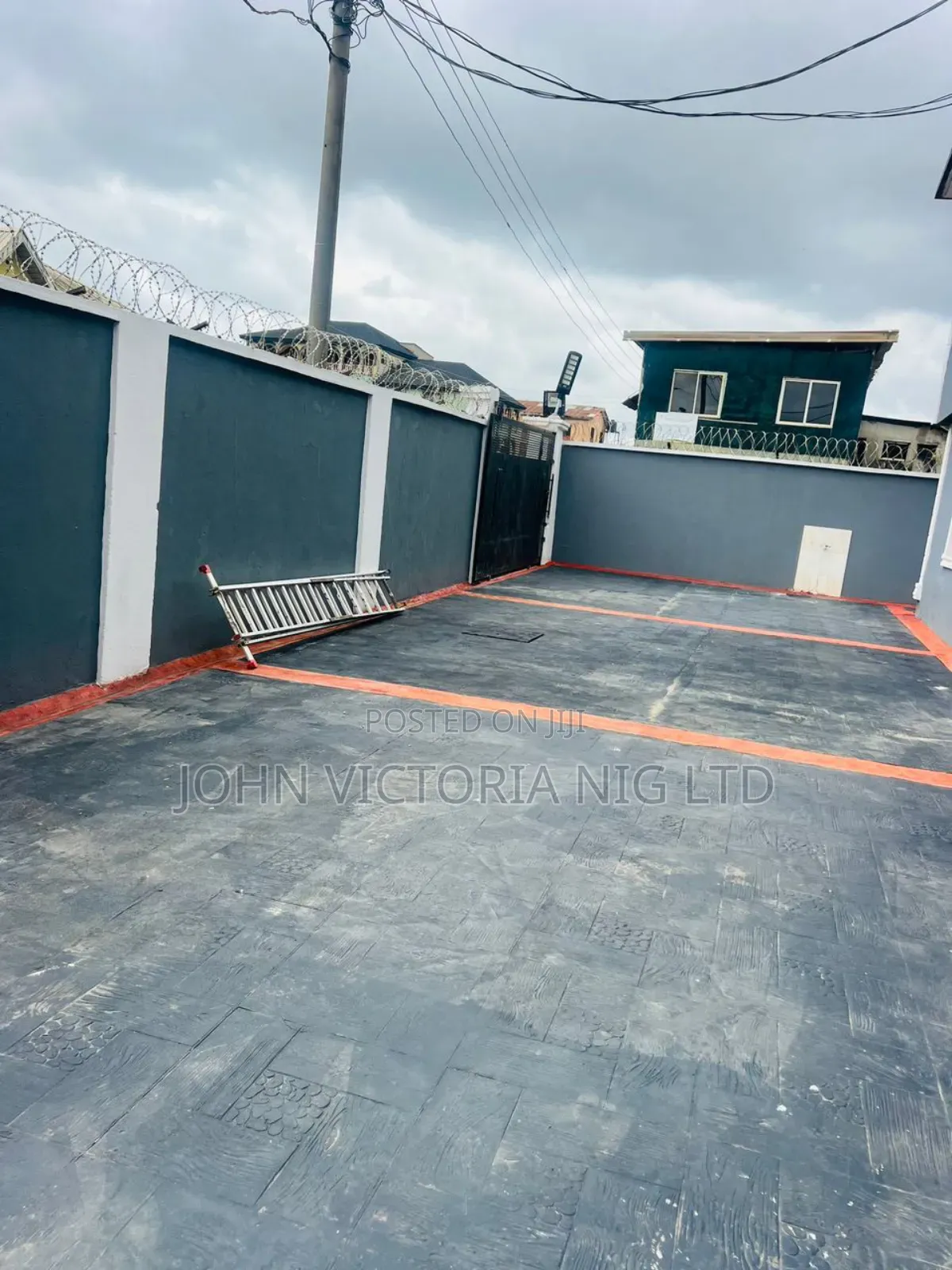 20bdrm Block of Flats in Igondu Phase 1, Back, Ikotun/Igando for sale