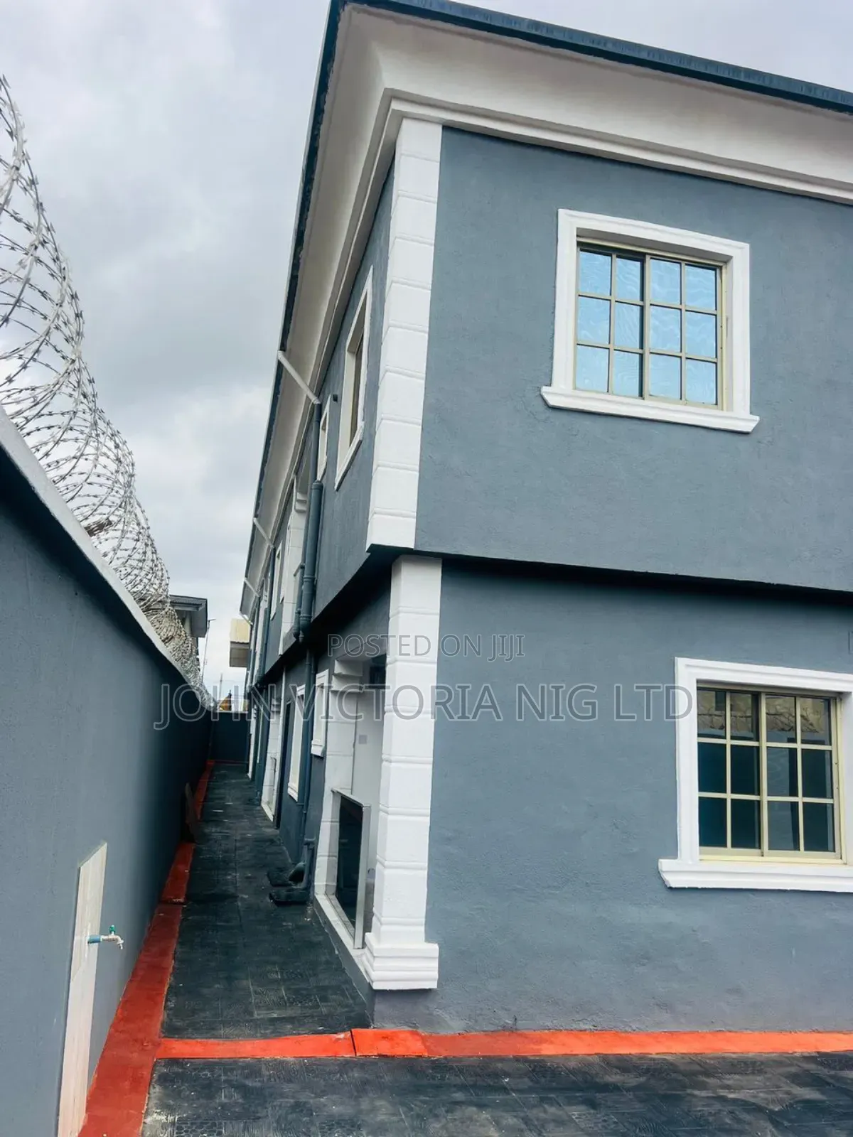20bdrm Block of Flats in Igondu Phase 1, Back, Ikotun/Igando for sale