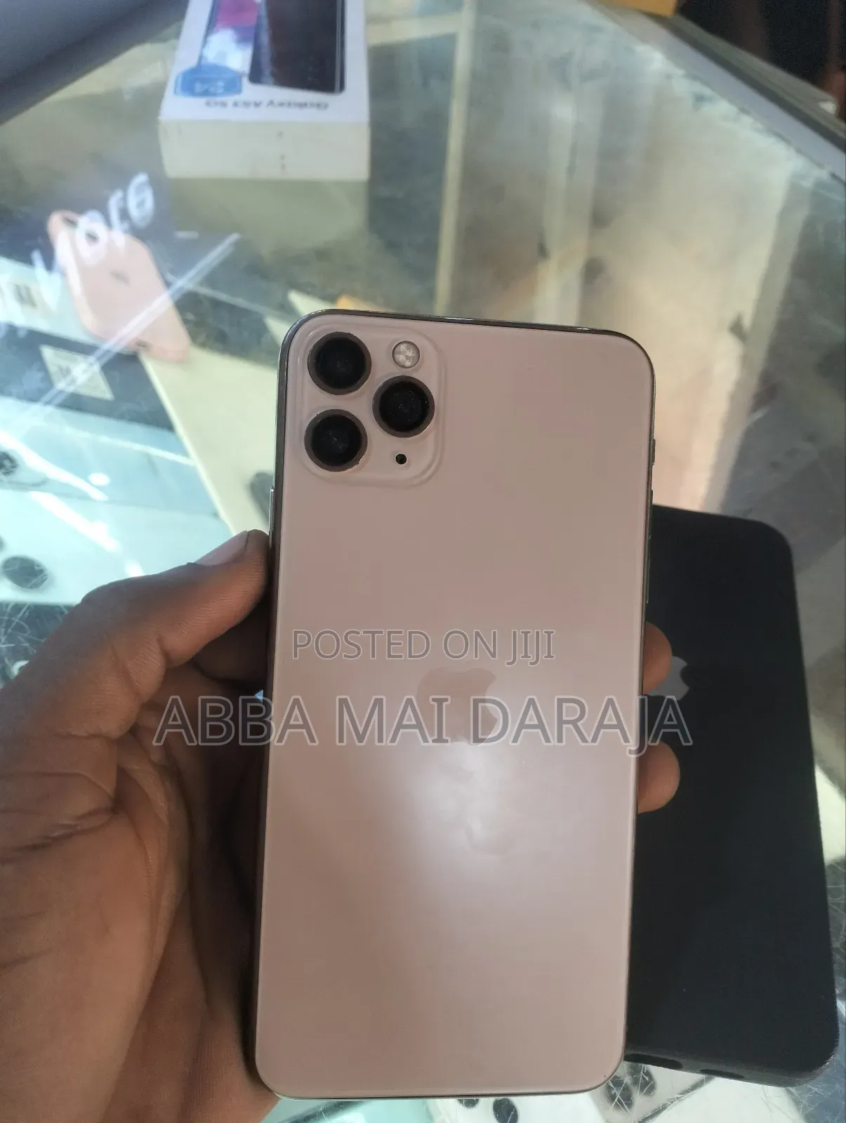 Apple iPhone 11 Pro Max 64 GB Gold