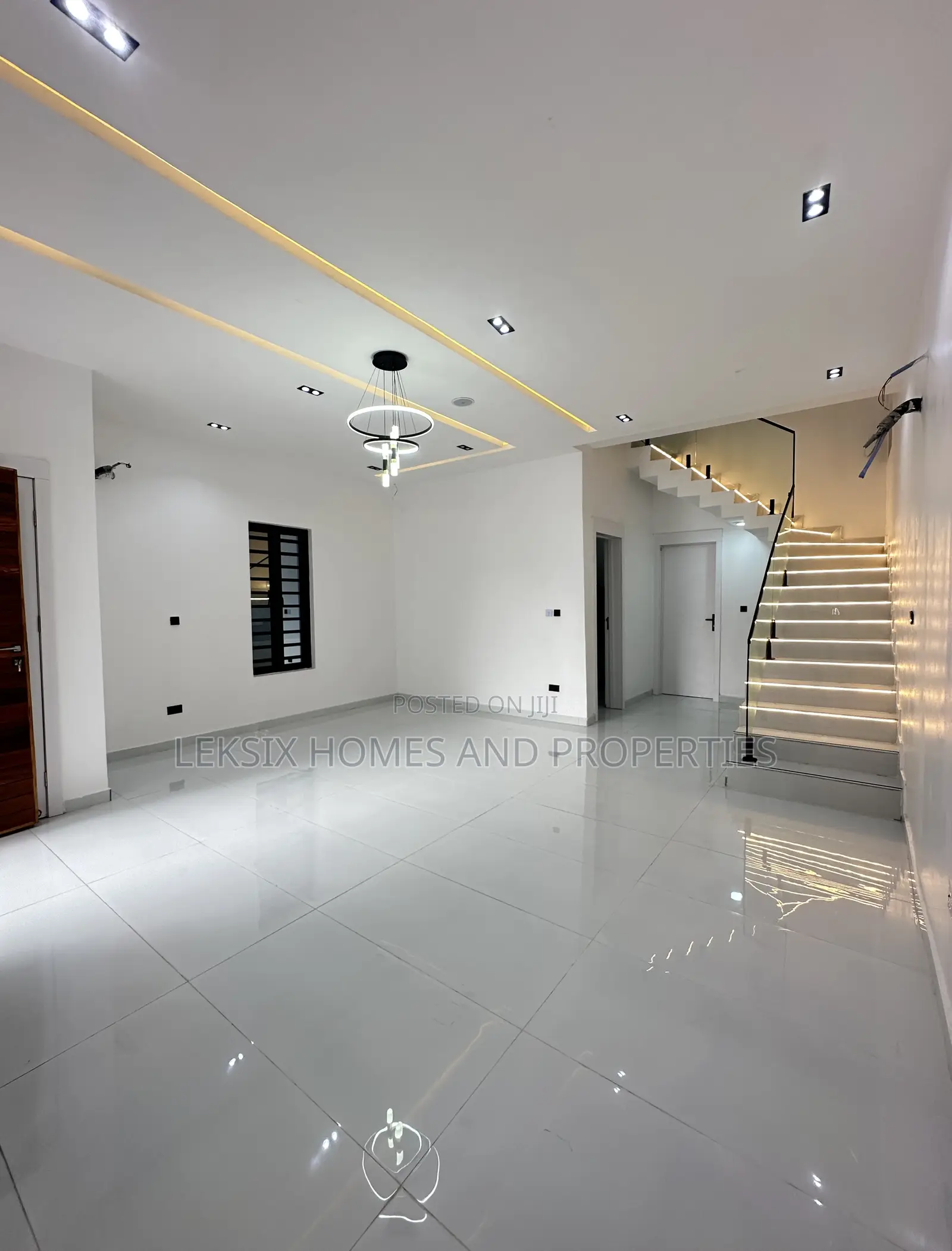 4bdrm Duplex in A Well Secured Call, Off Lekki-Epe Expressway for sale