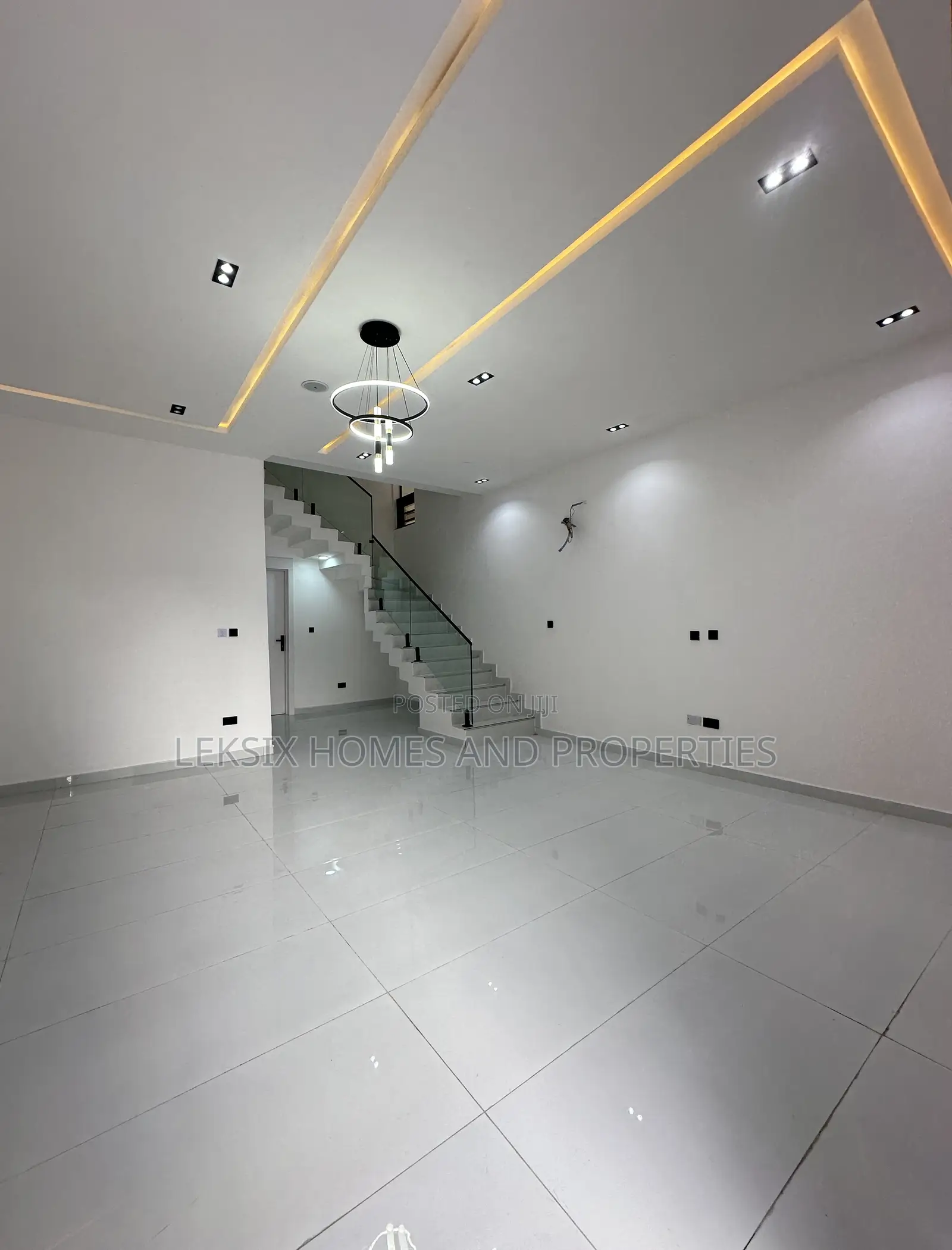 4bdrm Duplex in A Well Secured Call, Off Lekki-Epe Expressway for sale