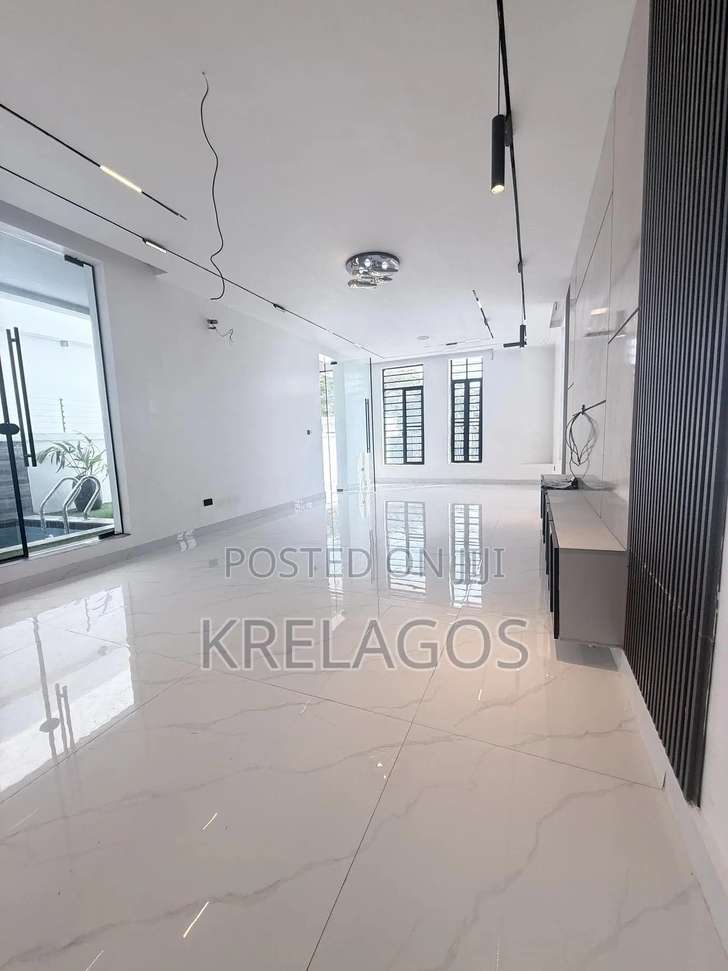 5bdrm Duplex in Lekki for sale