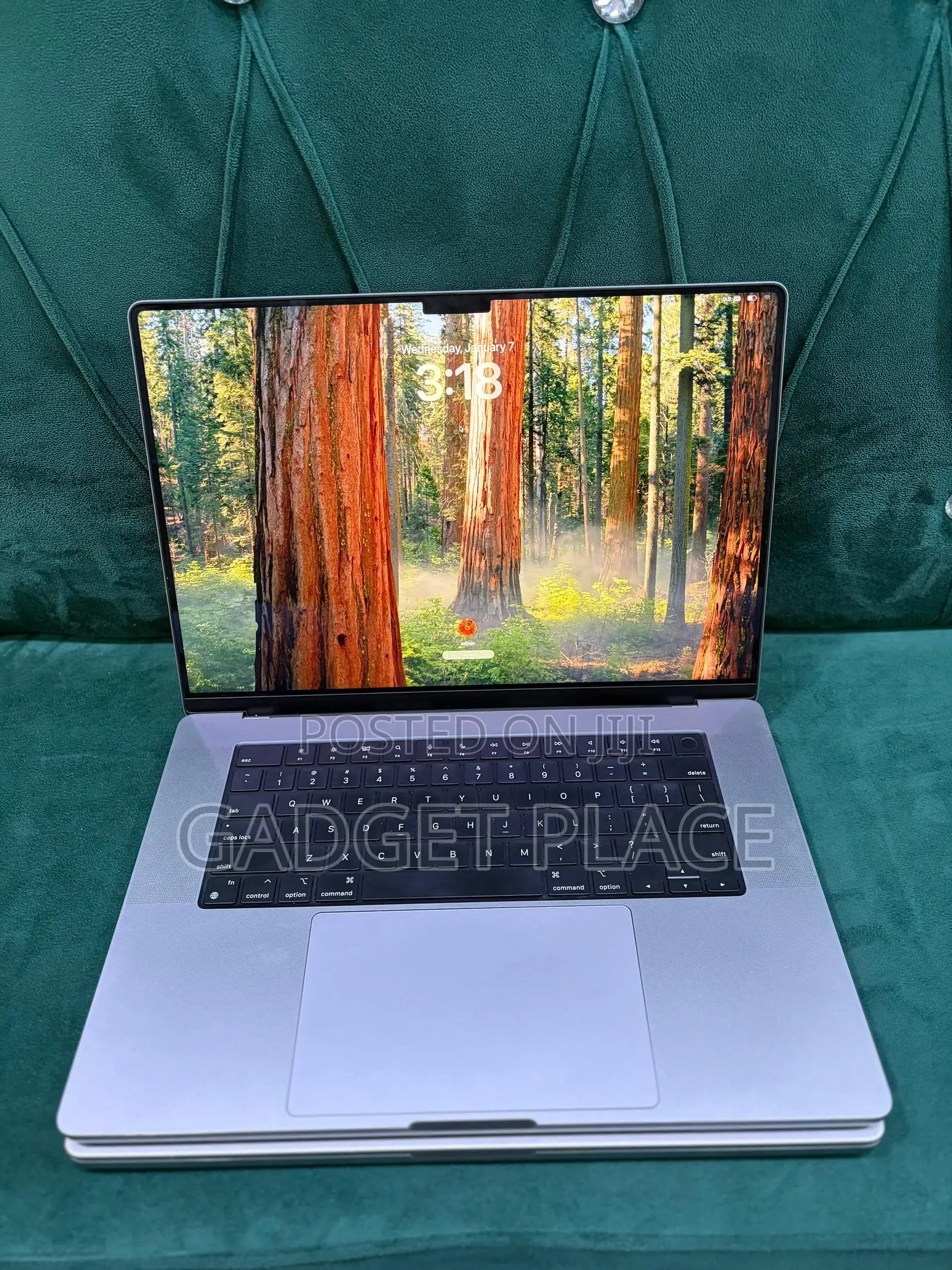 Laptop Apple MacBook Pro 2022 M2 16GB Apple M2 SSD 512GB