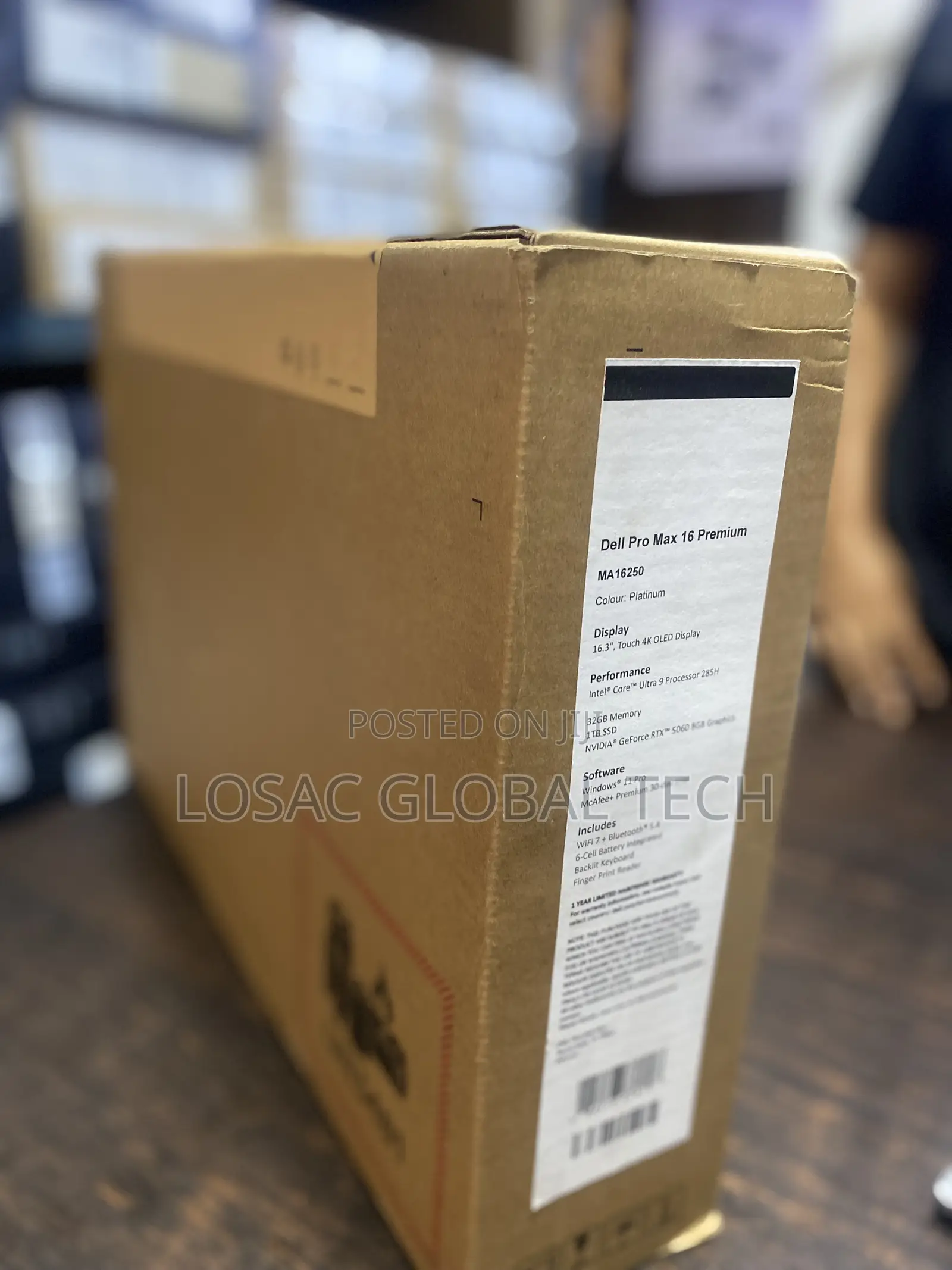 New Laptop Dell Pro Max 16 32GB Intel Core Ultra 9 SSD 1T