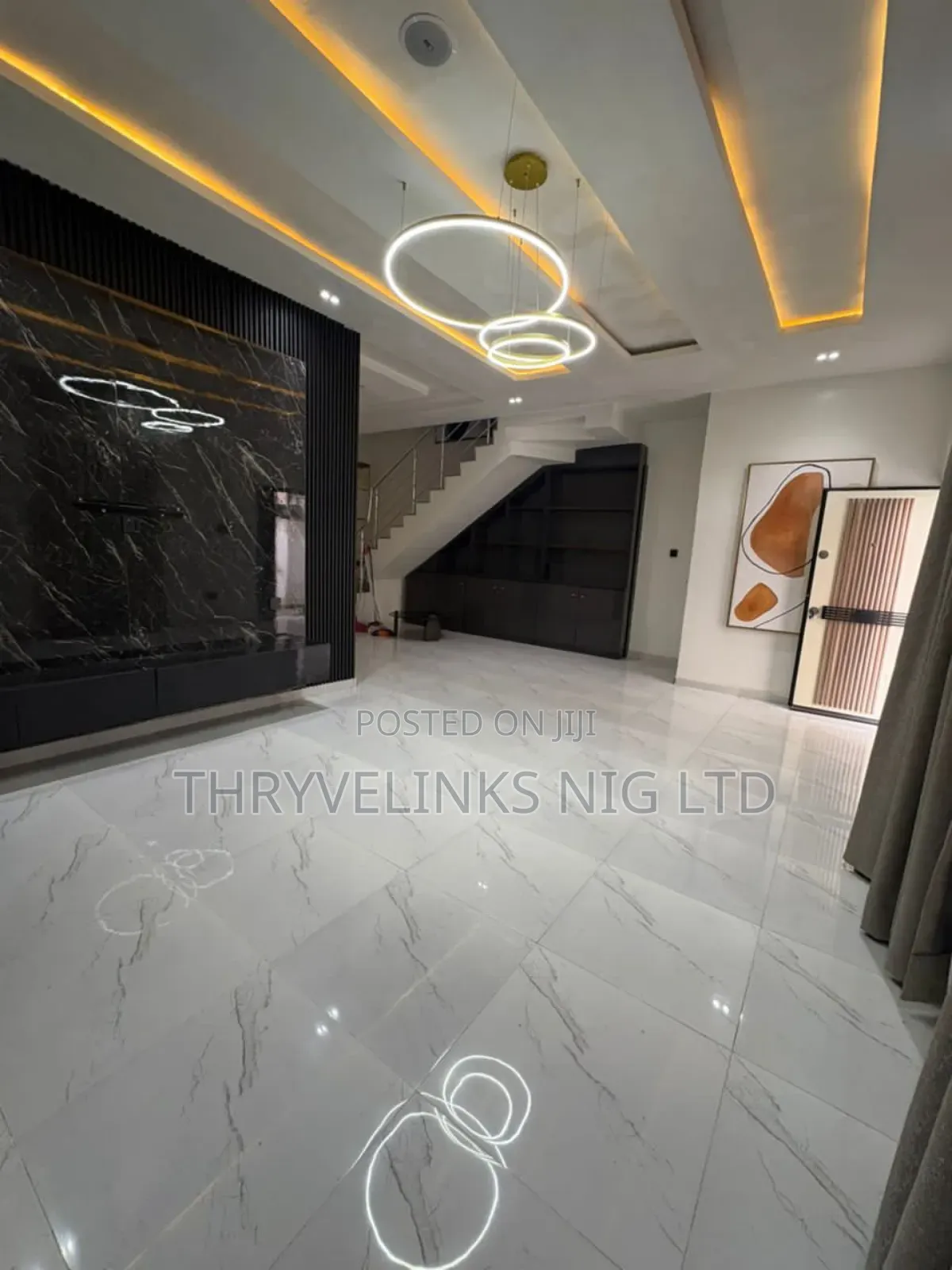4bdrm Duplex in Chevron for rent