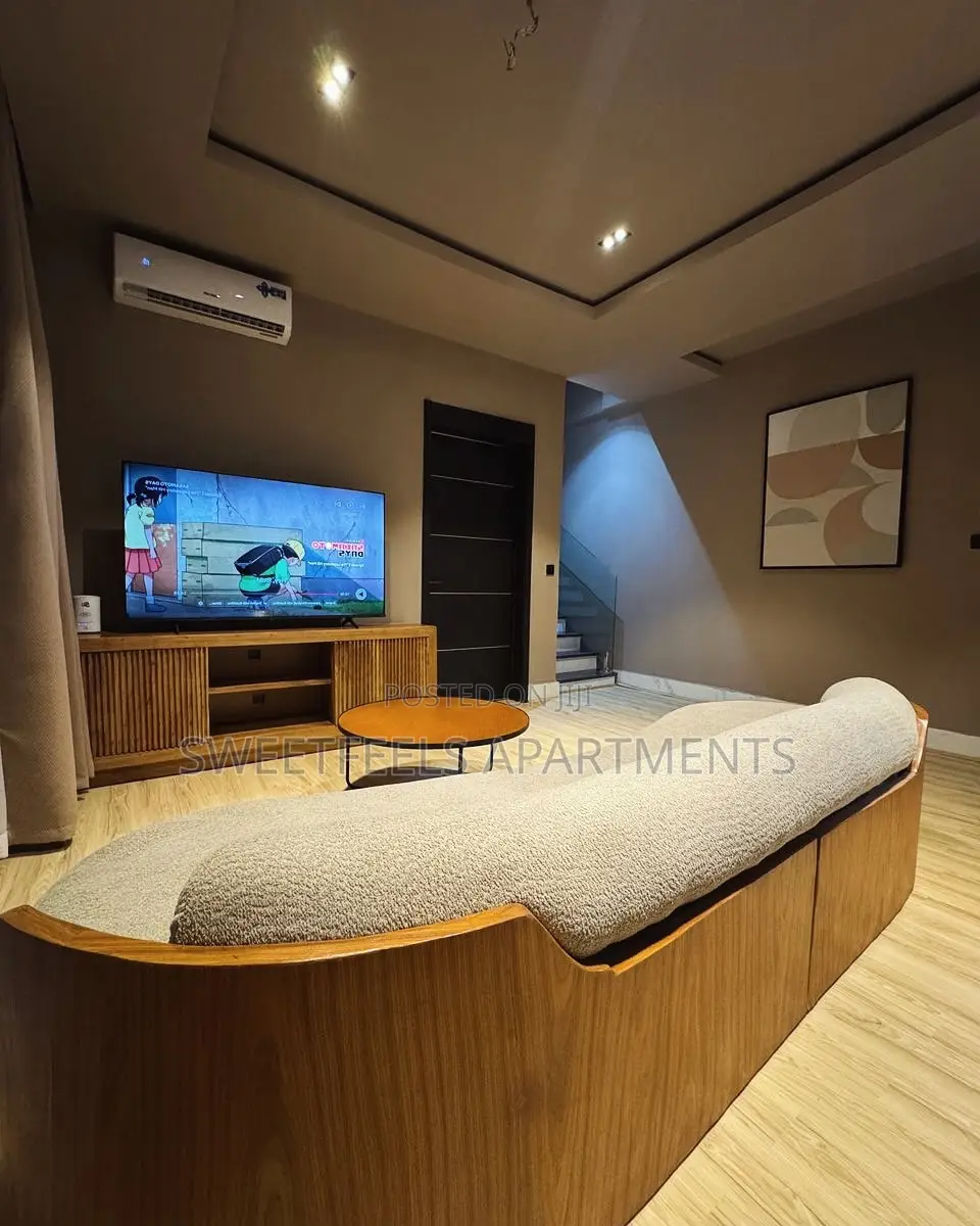 Premium Spacious 2 Bedroom Penthouse Loft