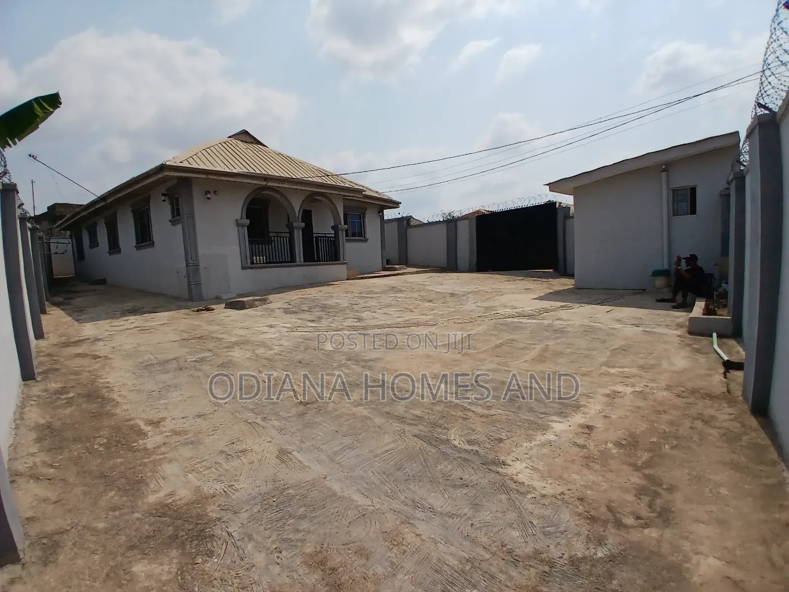 4bdrm Bungalow in Idi Osan, Olodo, Ibadan for sale