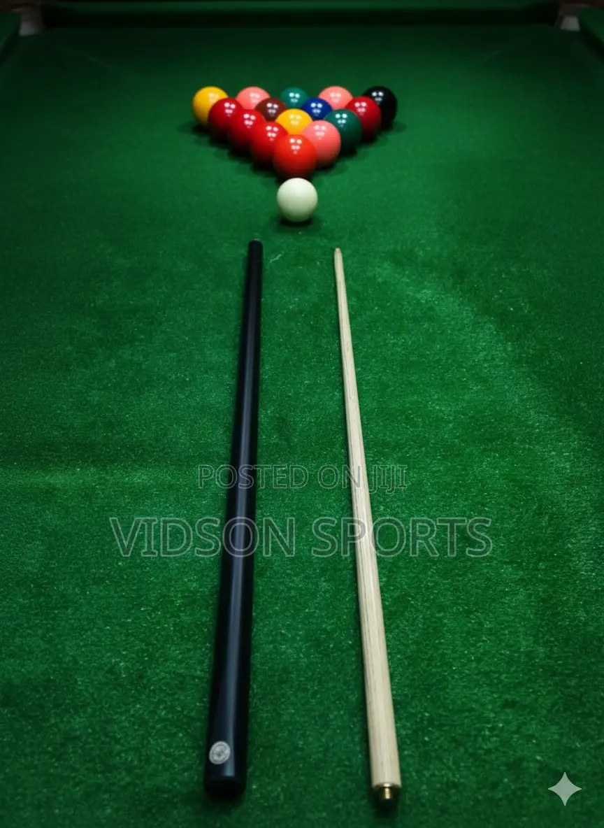 Premium Classic Two-Piece Snooker Cue – Ebony Elegance