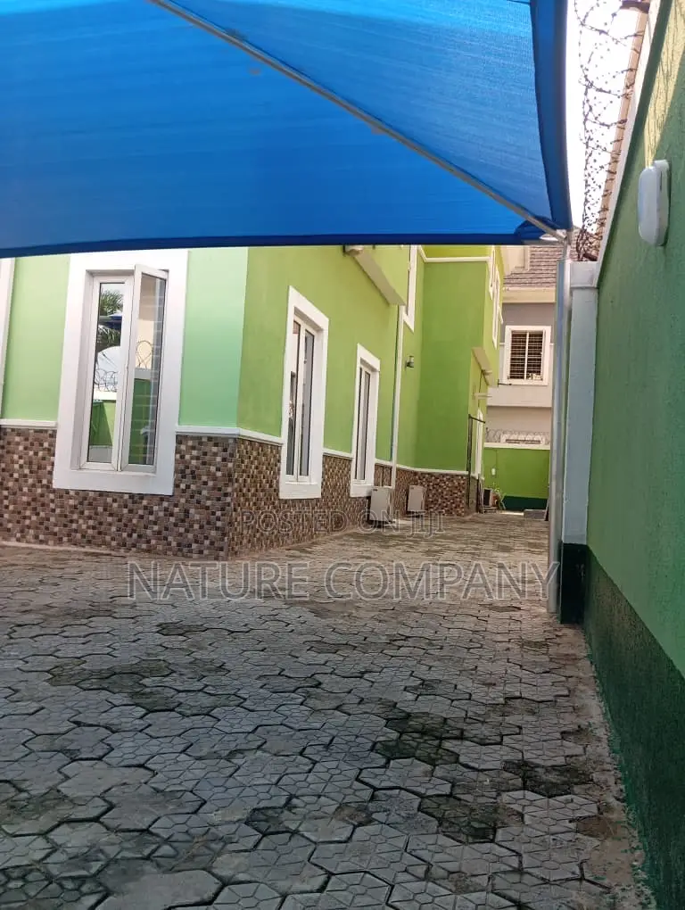 4bdrm Block of Flats in Magodo Isheri for rent