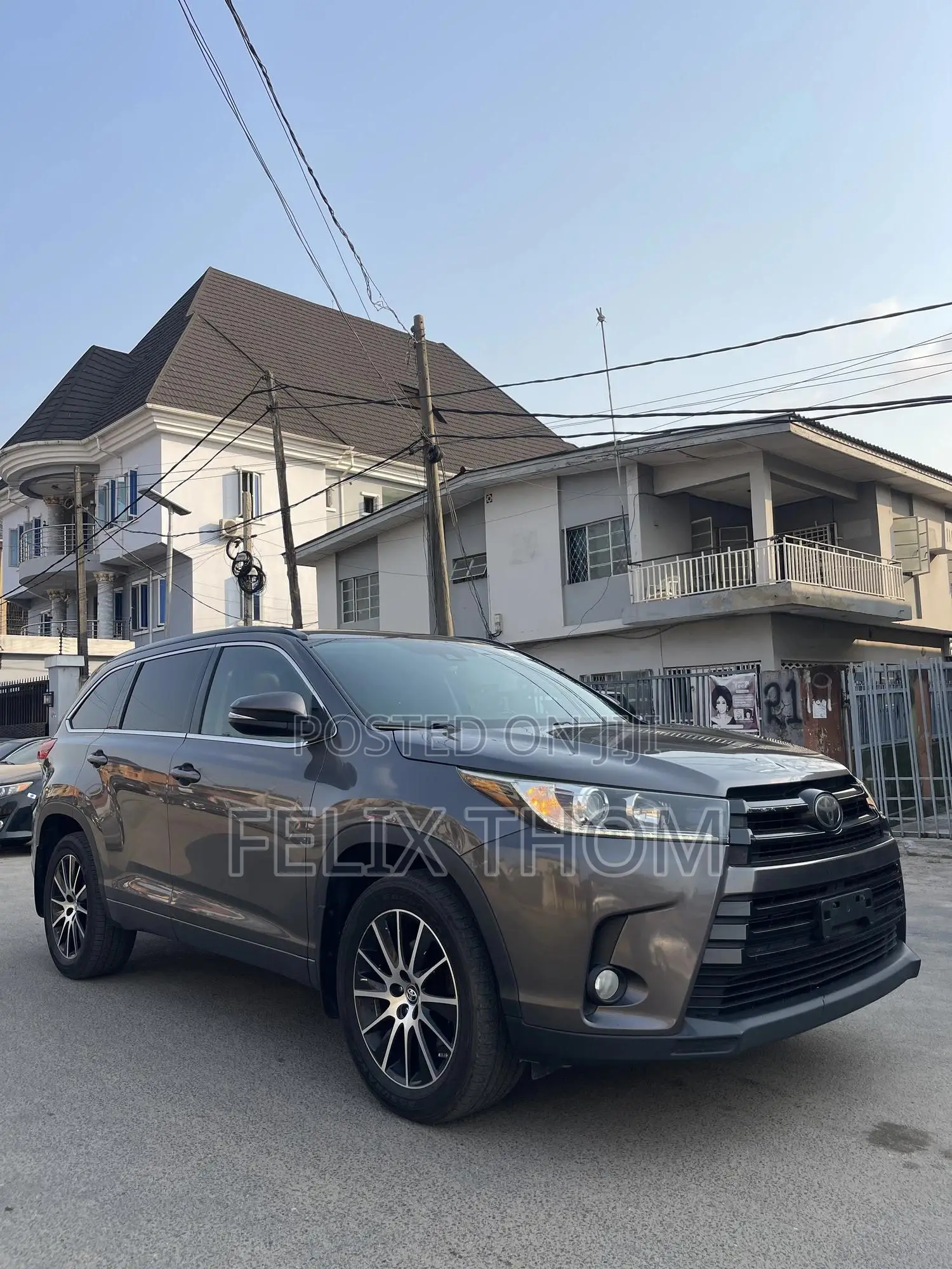 Toyota Highlander SE 4x4 V6 (3.5L 6cyl 8A) 2017 Gray