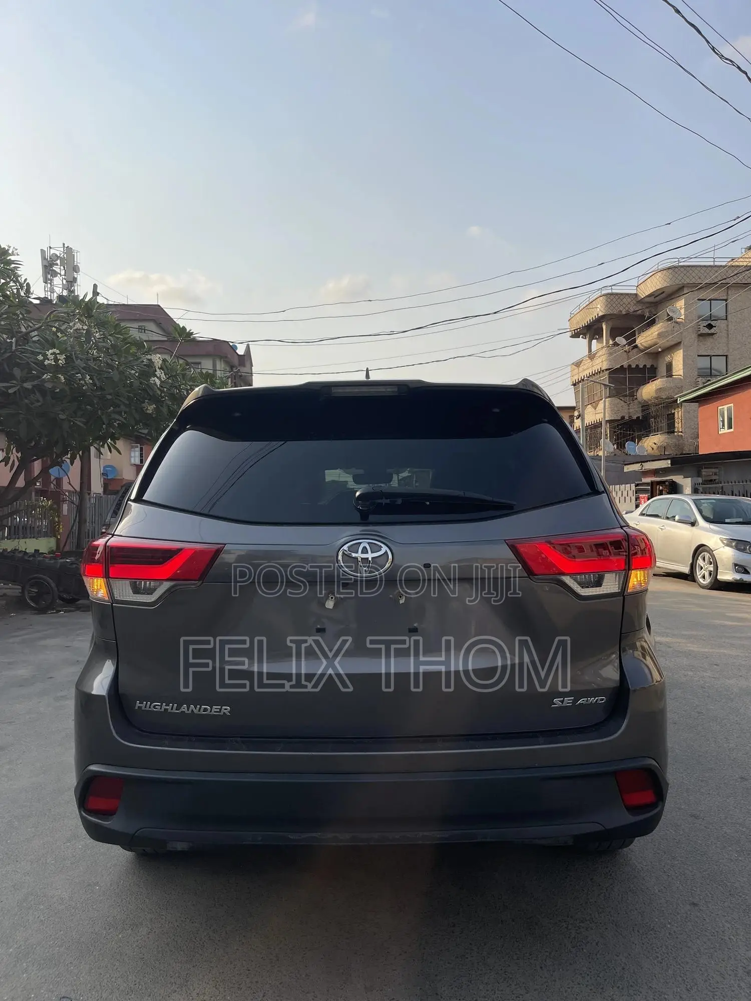 Toyota Highlander SE 4x4 V6 (3.5L 6cyl 8A) 2017 Gray